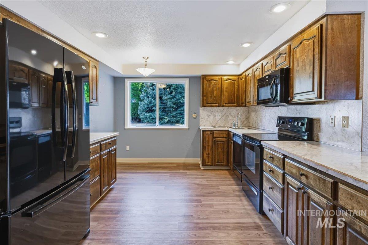 1817 Alder St, Caldwell, Idaho 83605, 3 Bedrooms, 2 Bathrooms, Residential For Sale, Price $385,000,MLS 99004204