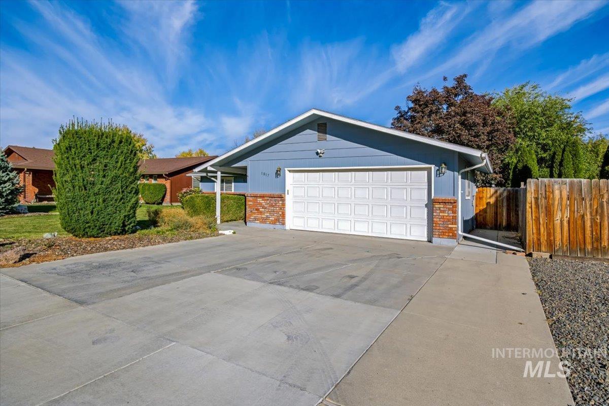 1817 Alder St, Caldwell, Idaho 83605, 3 Bedrooms, 2 Bathrooms, Residential For Sale, Price $385,000,MLS 99004204