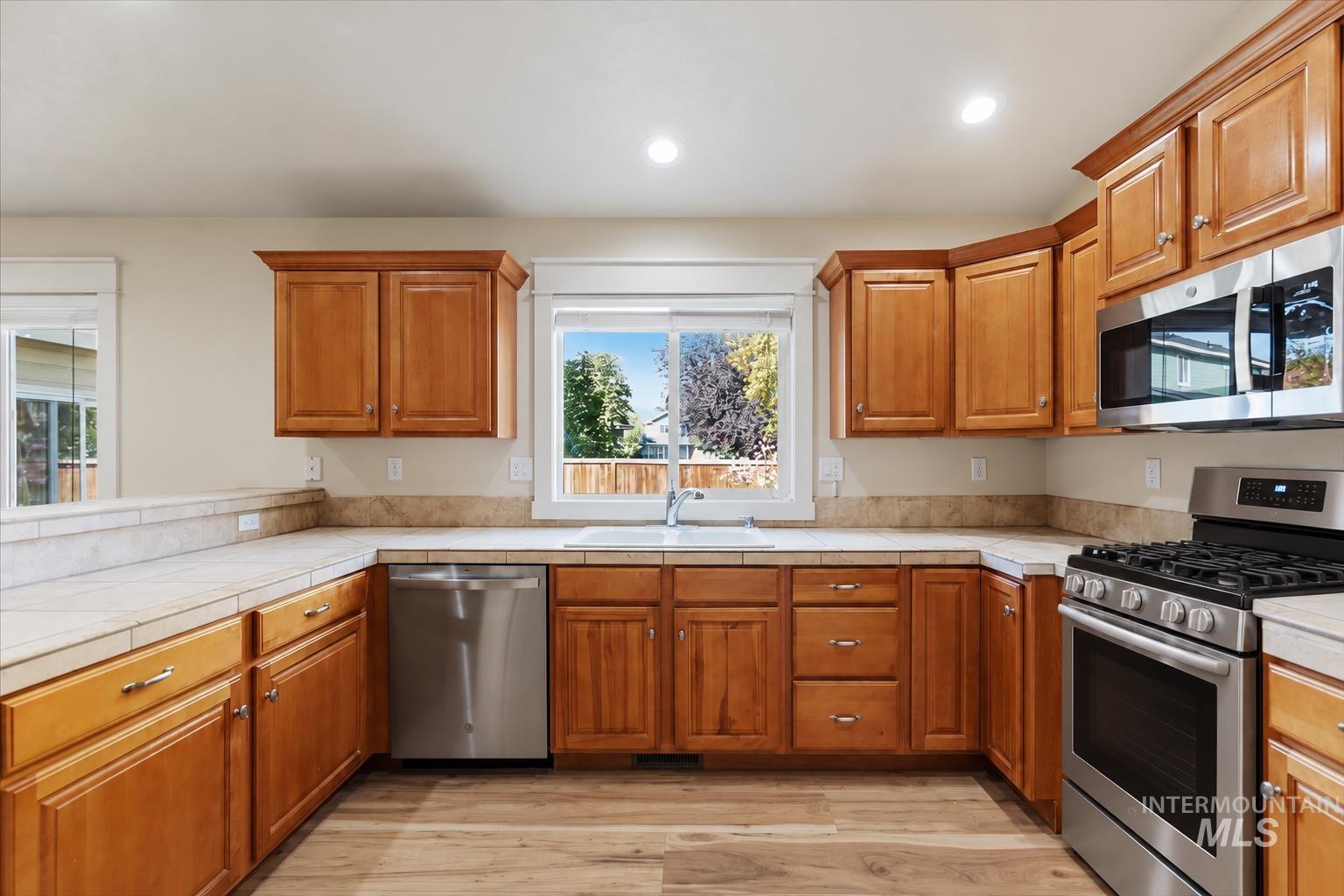 471 N Glen Aspen Way, Star, Idaho 83669, 4 Bedrooms, 3 Bathrooms, Residential For Sale, Price $619,900,MLS 99004206