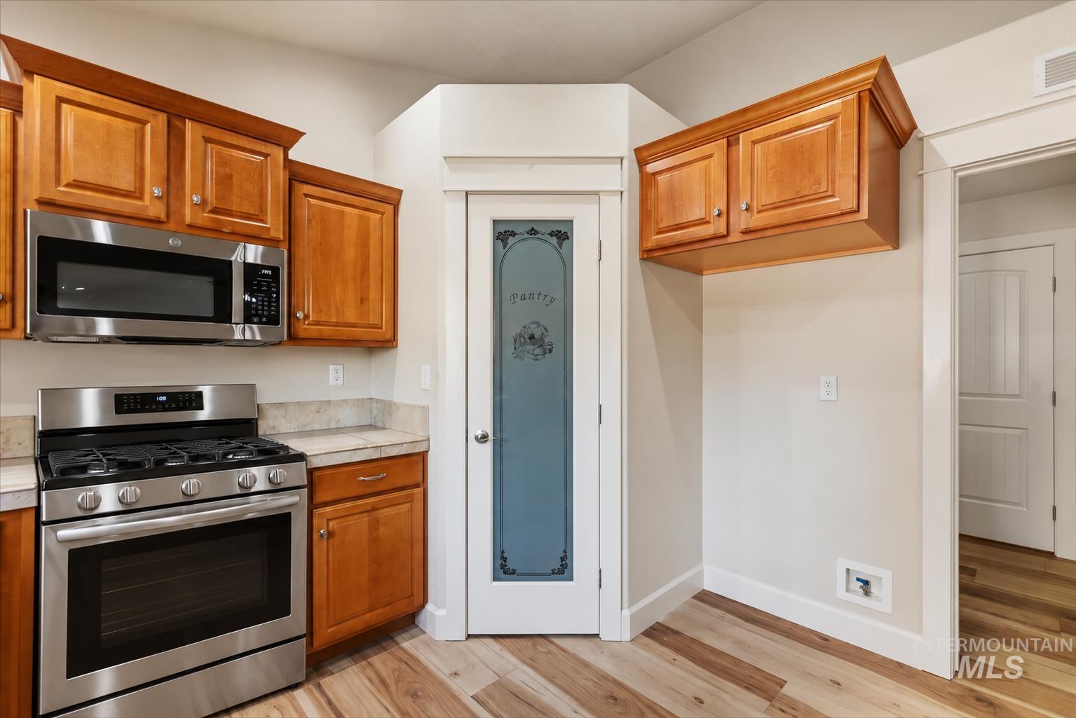 471 N Glen Aspen Way, Star, Idaho 83669, 4 Bedrooms, 3 Bathrooms, Residential For Sale, Price $619,900,MLS 99004206