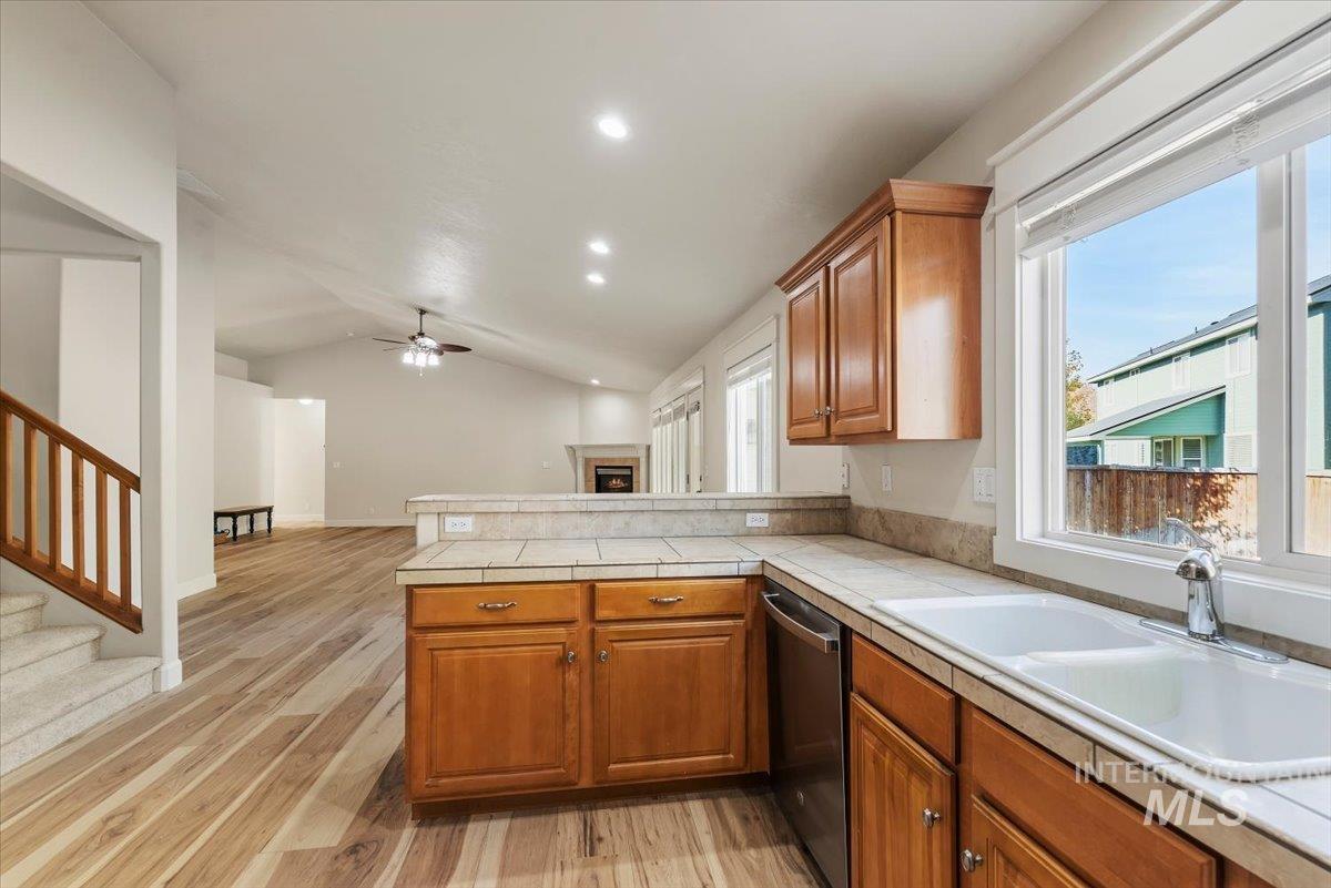 471 N Glen Aspen Way, Star, Idaho 83669, 4 Bedrooms, 3 Bathrooms, Residential For Sale, Price $619,900,MLS 99004206