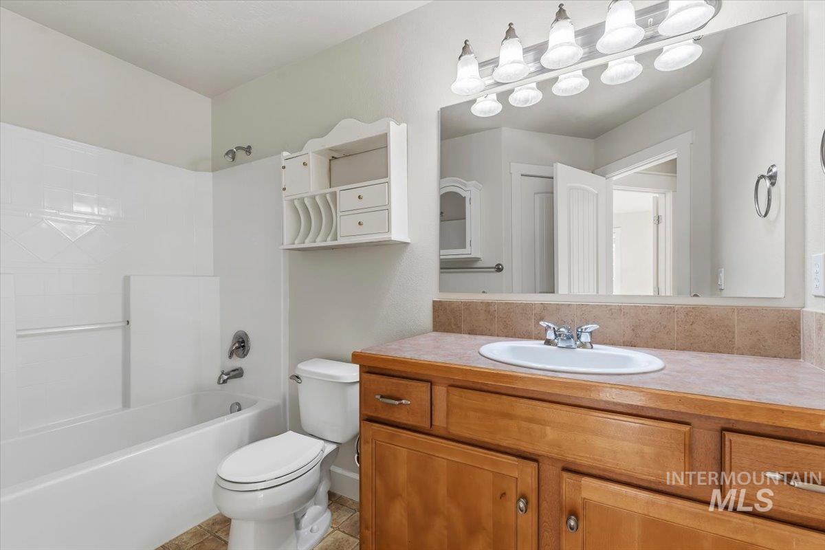 471 N Glen Aspen Way, Star, Idaho 83669, 4 Bedrooms, 3 Bathrooms, Residential For Sale, Price $619,900,MLS 99004206