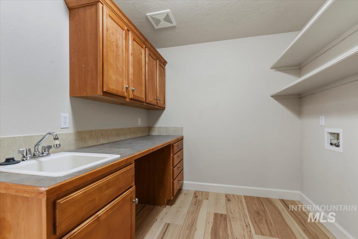 471 N Glen Aspen Way, Star, Idaho 83669, 4 Bedrooms, 3 Bathrooms, Residential For Sale, Price $619,900,MLS 99004206