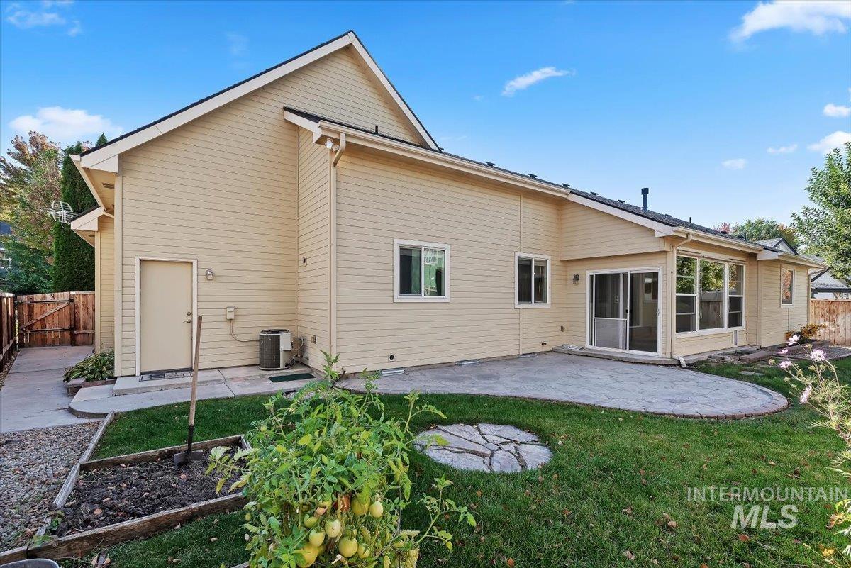 471 N Glen Aspen Way, Star, Idaho 83669, 4 Bedrooms, 3 Bathrooms, Residential For Sale, Price $619,900,MLS 99004206