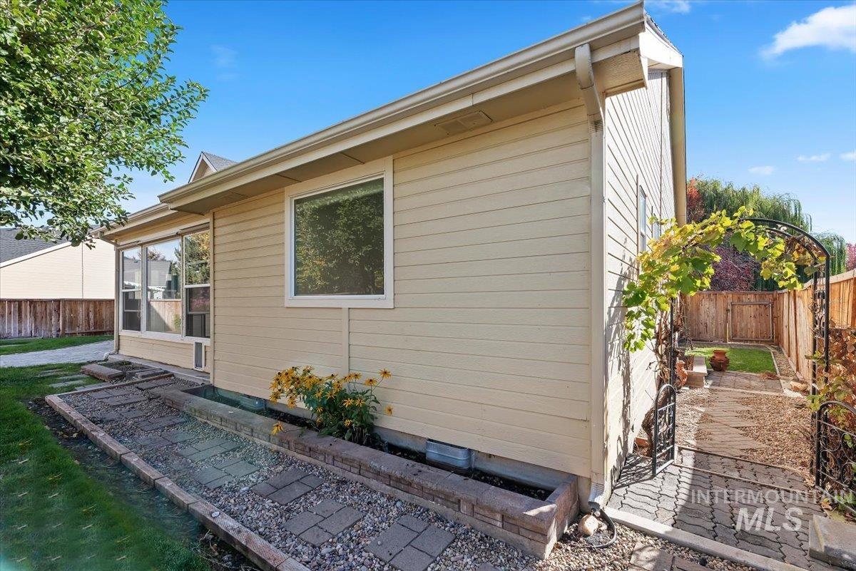 471 N Glen Aspen Way, Star, Idaho 83669, 4 Bedrooms, 3 Bathrooms, Residential For Sale, Price $619,900,MLS 99004206