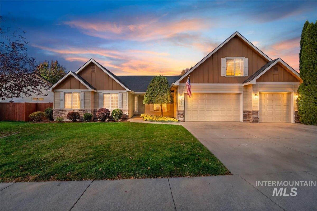 471 N Glen Aspen Way, Star, Idaho 83669, 4 Bedrooms, 3 Bathrooms, Residential For Sale, Price $619,900,MLS 99004206