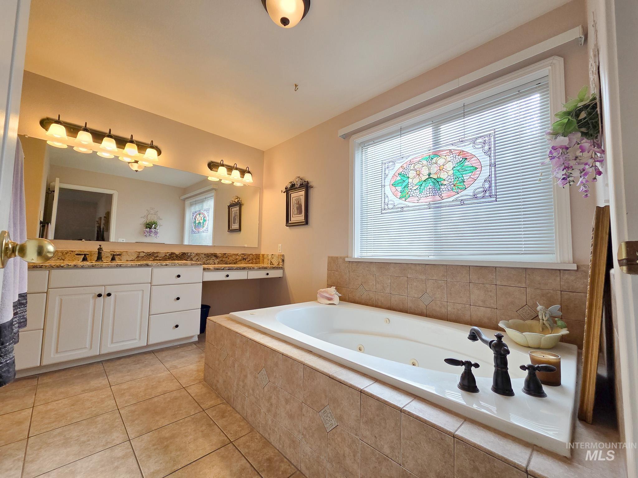 2238 Chukar, Clarkston, Washington 99403, 3 Bedrooms, 2 Bathrooms, Residential For Sale, Price $435,000,MLS 99004215