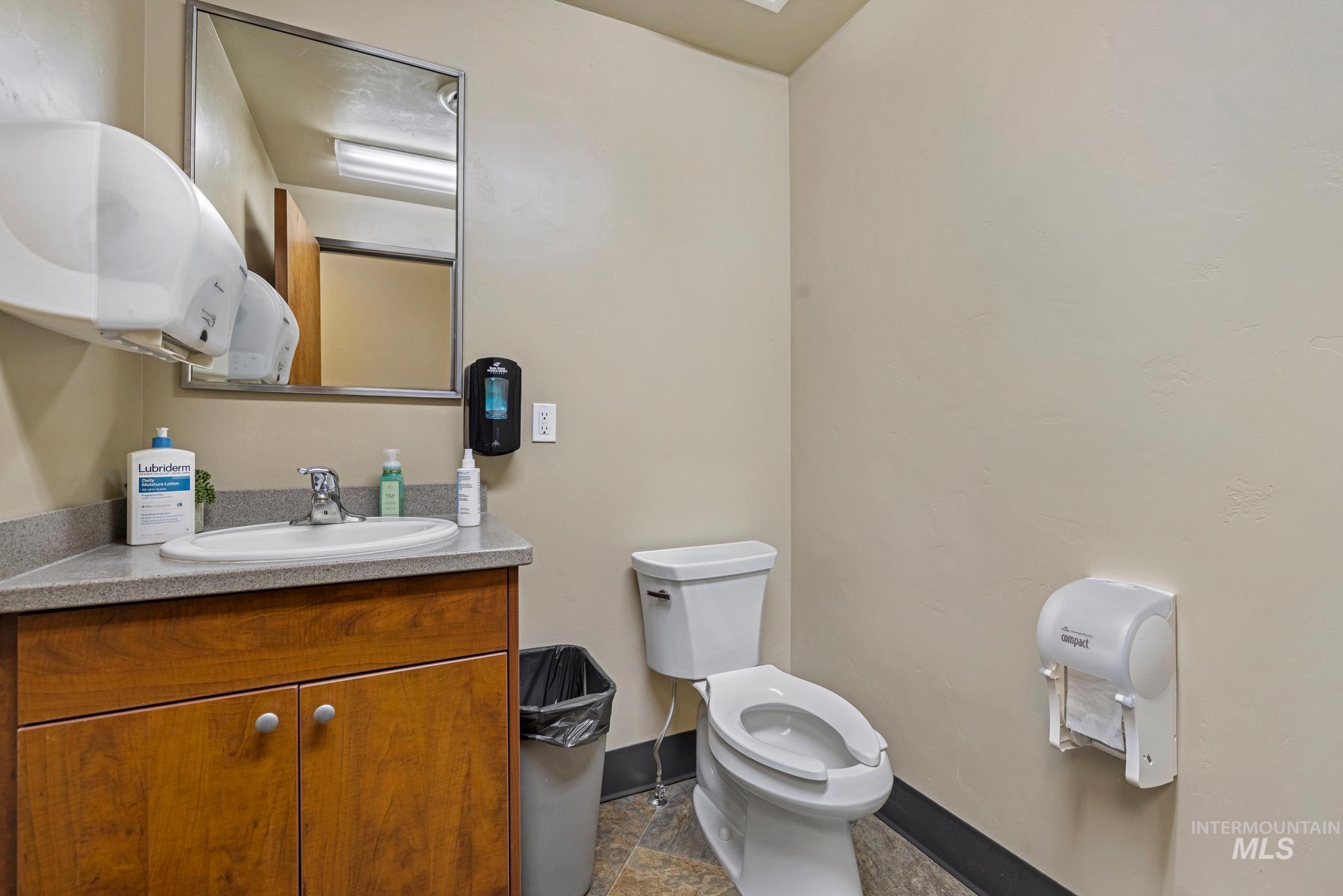 1415 Park View Dr, Twin Falls, Idaho 83301, Business/Commercial For Sale, Price $138,024, 99004217