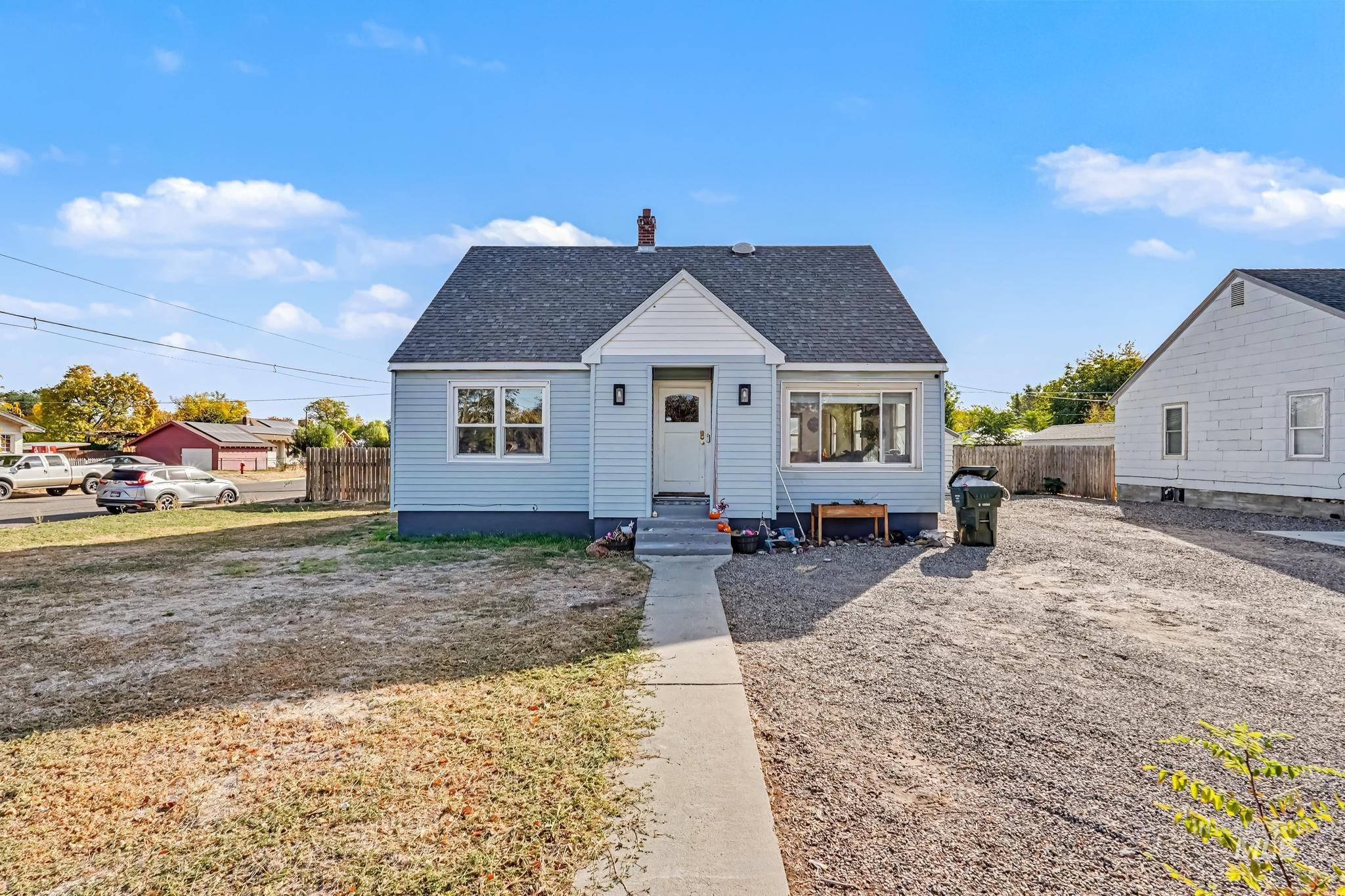 186 NW 4th Street, Ontario, Oregon 97914, 4 Bedrooms, 3.5 Bathrooms, Residential For Sale, Price $349,900, 99004219