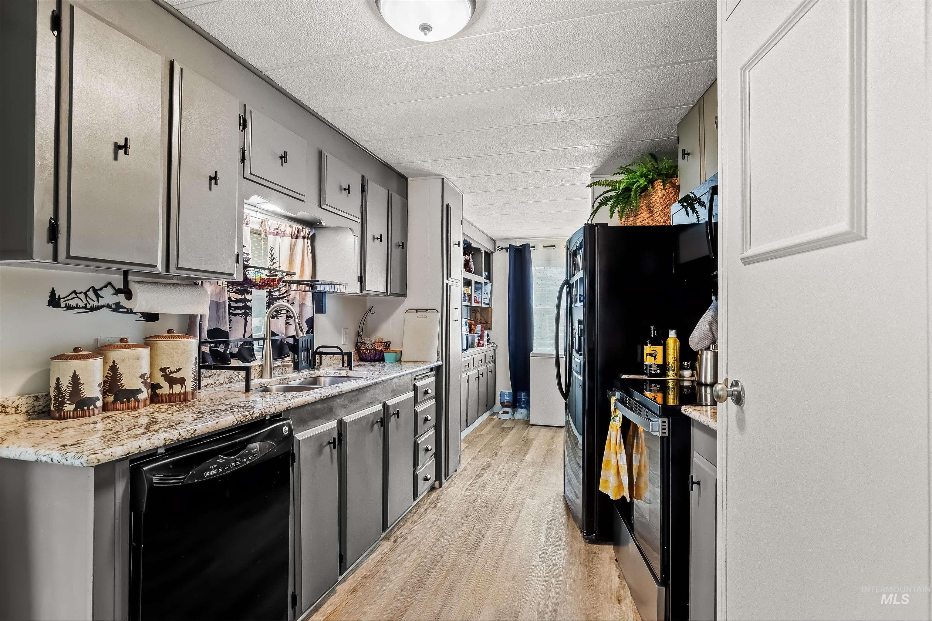 2015 6th Ave, Clarkston, Washington 99403, 2 Bedrooms, 2 Bathrooms, Residential For Sale, Price $89,000, 99004220