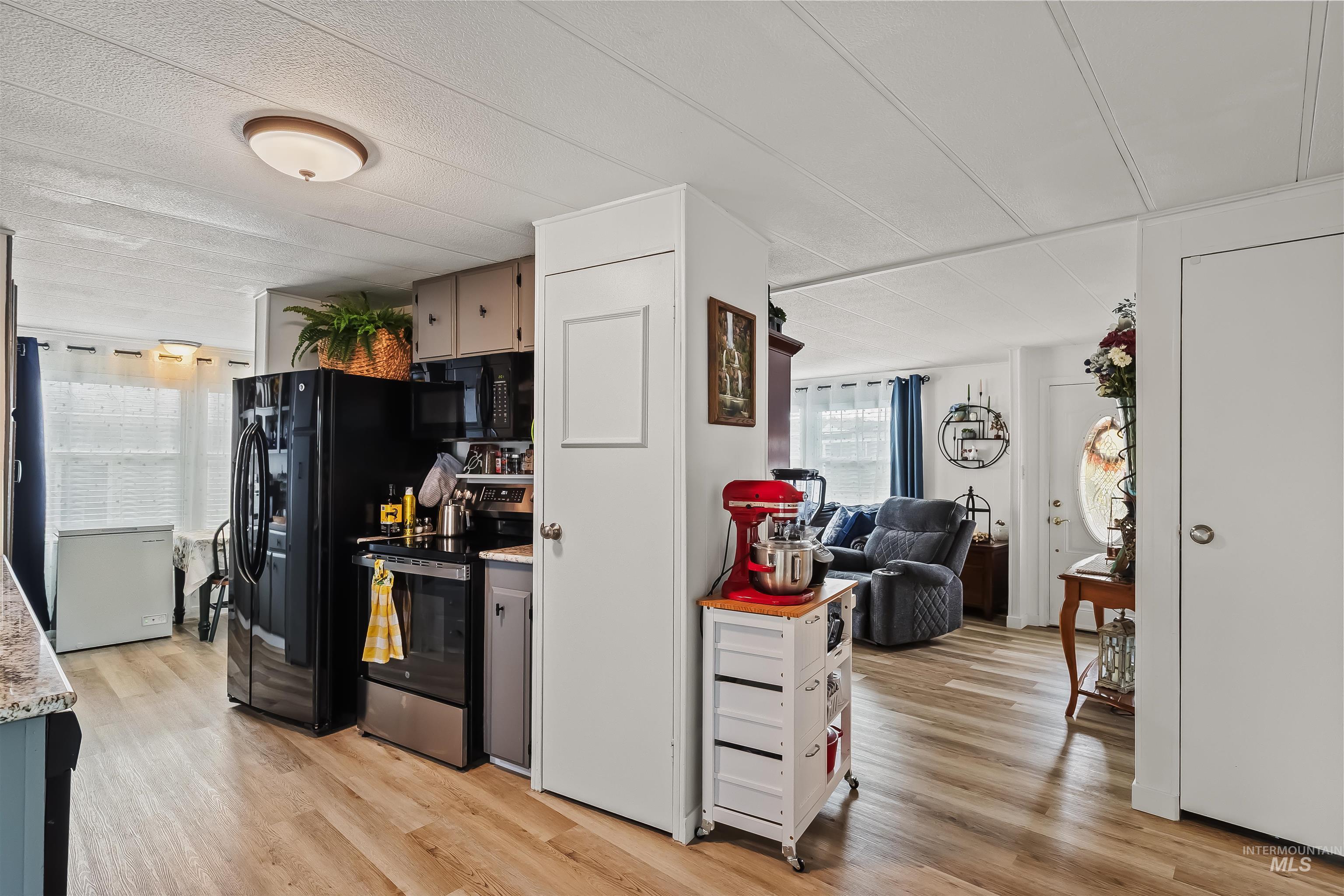 2015 6th Ave, Clarkston, Washington 99403, 2 Bedrooms, 2 Bathrooms, Residential For Sale, Price $89,000, 99004220
