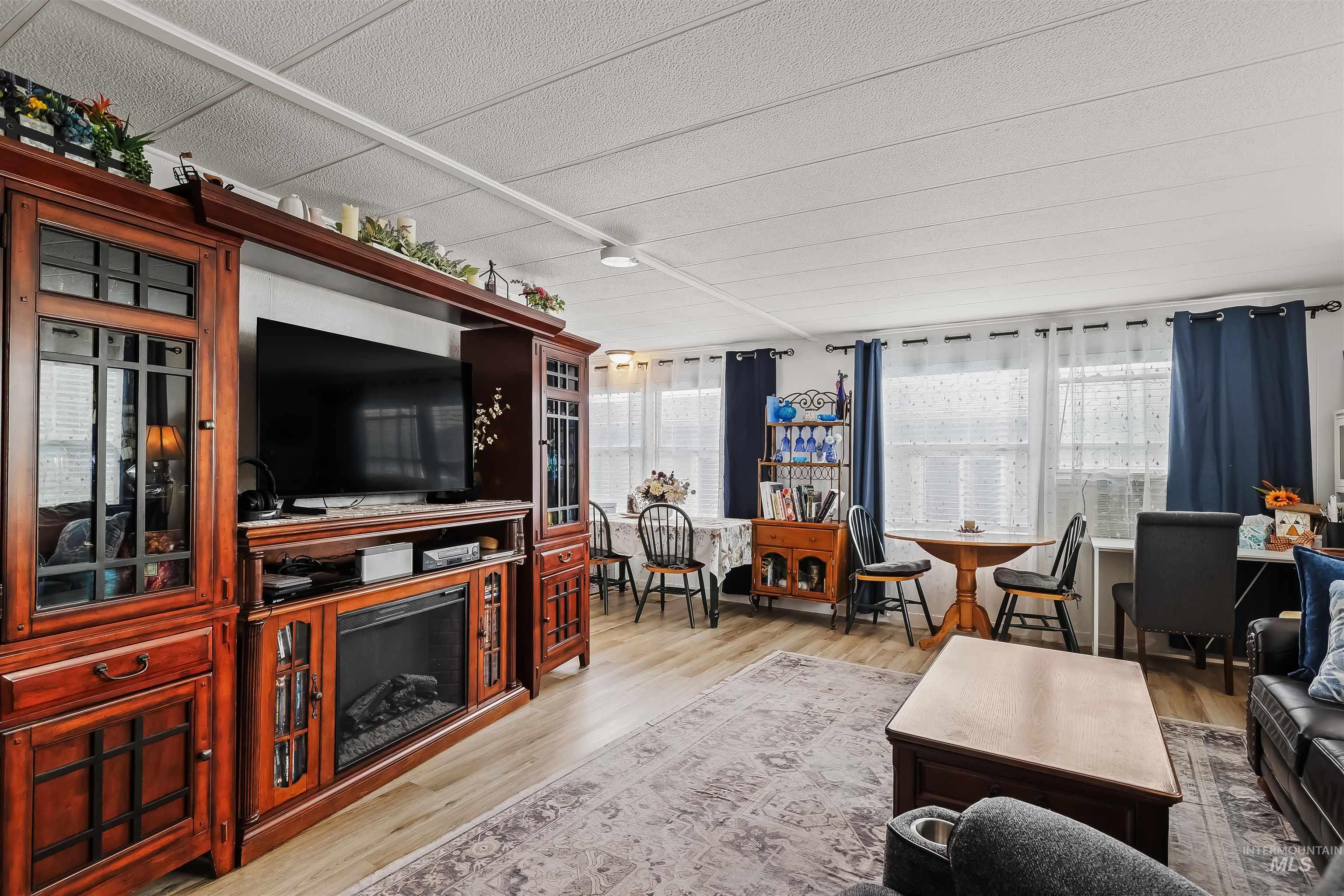 2015 6th Ave, Clarkston, Washington 99403, 2 Bedrooms, 2 Bathrooms, Residential For Sale, Price $89,000, 99004220
