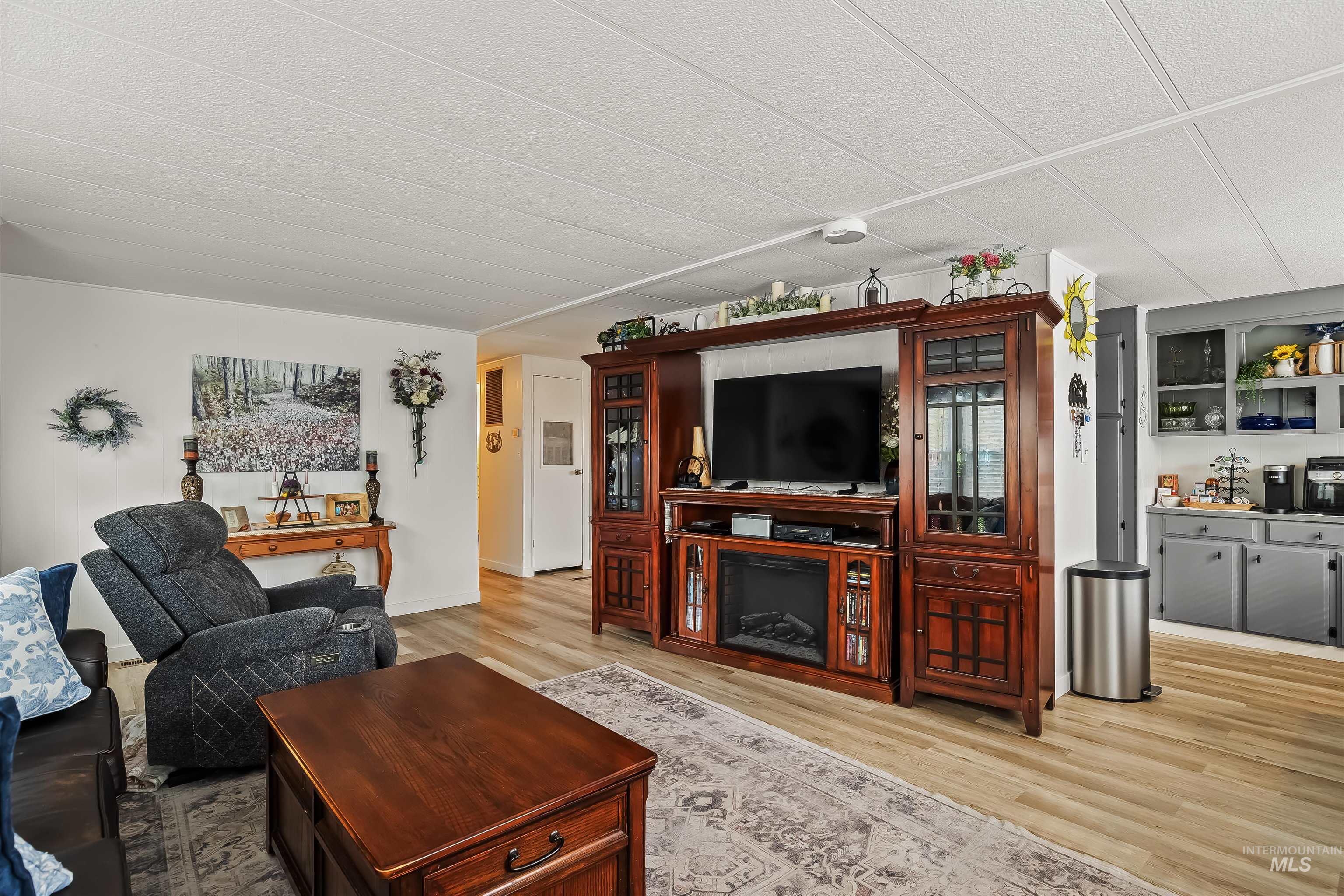 2015 6th Ave, Clarkston, Washington 99403, 2 Bedrooms, 2 Bathrooms, Residential For Sale, Price $89,000, 99004220