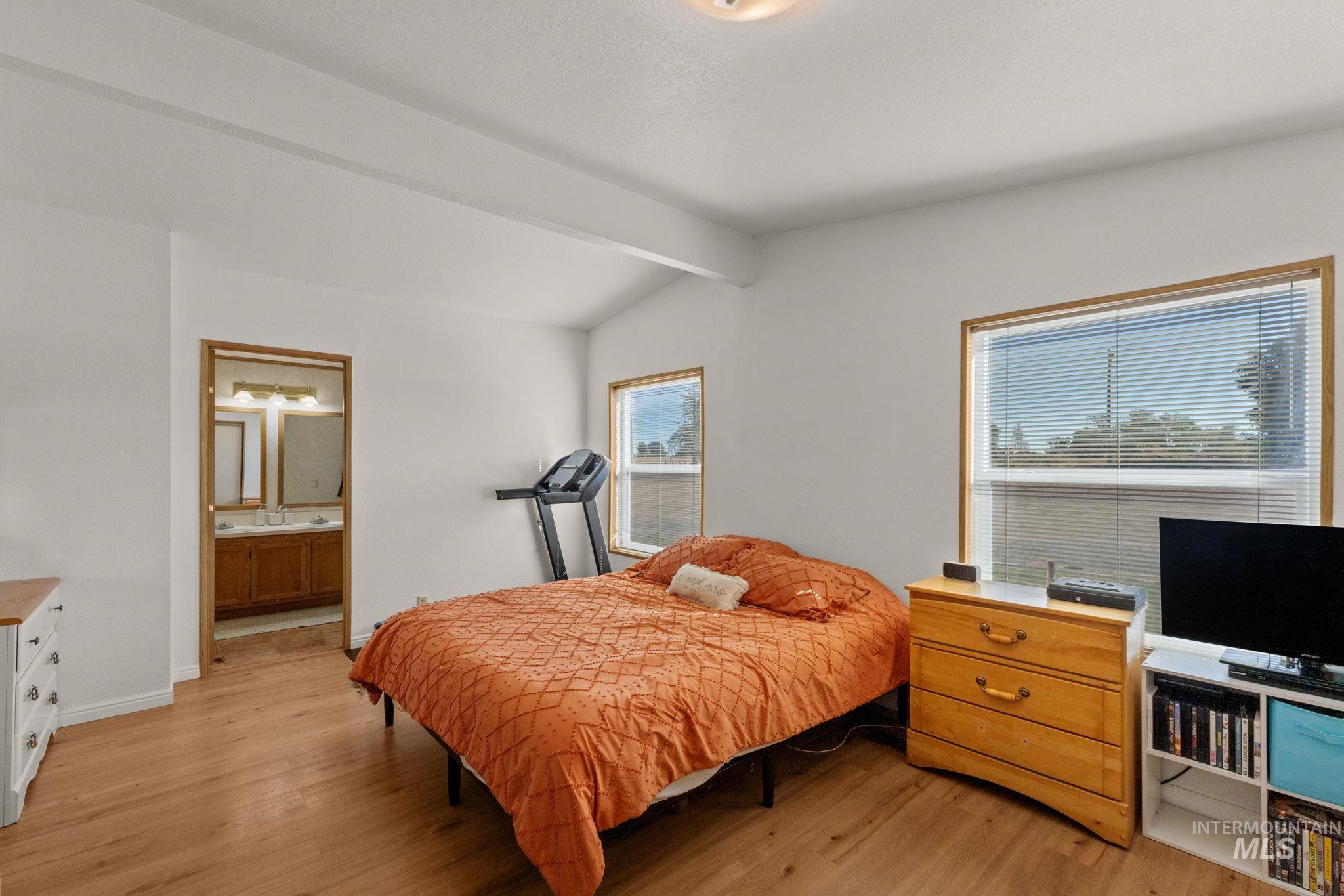 403 W 50 S, Jerome, Idaho 83338, 3 Bedrooms, 2 Bathrooms, Residential For Sale, Price $464,000, 99004221