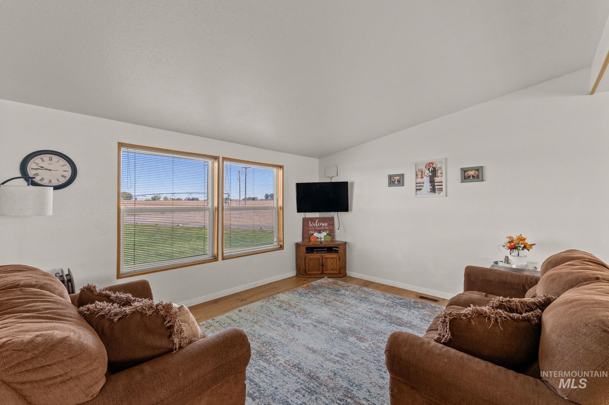 403 W 50 S, Jerome, Idaho 83338, 3 Bedrooms, 2 Bathrooms, Residential For Sale, Price $464,000, 99004221