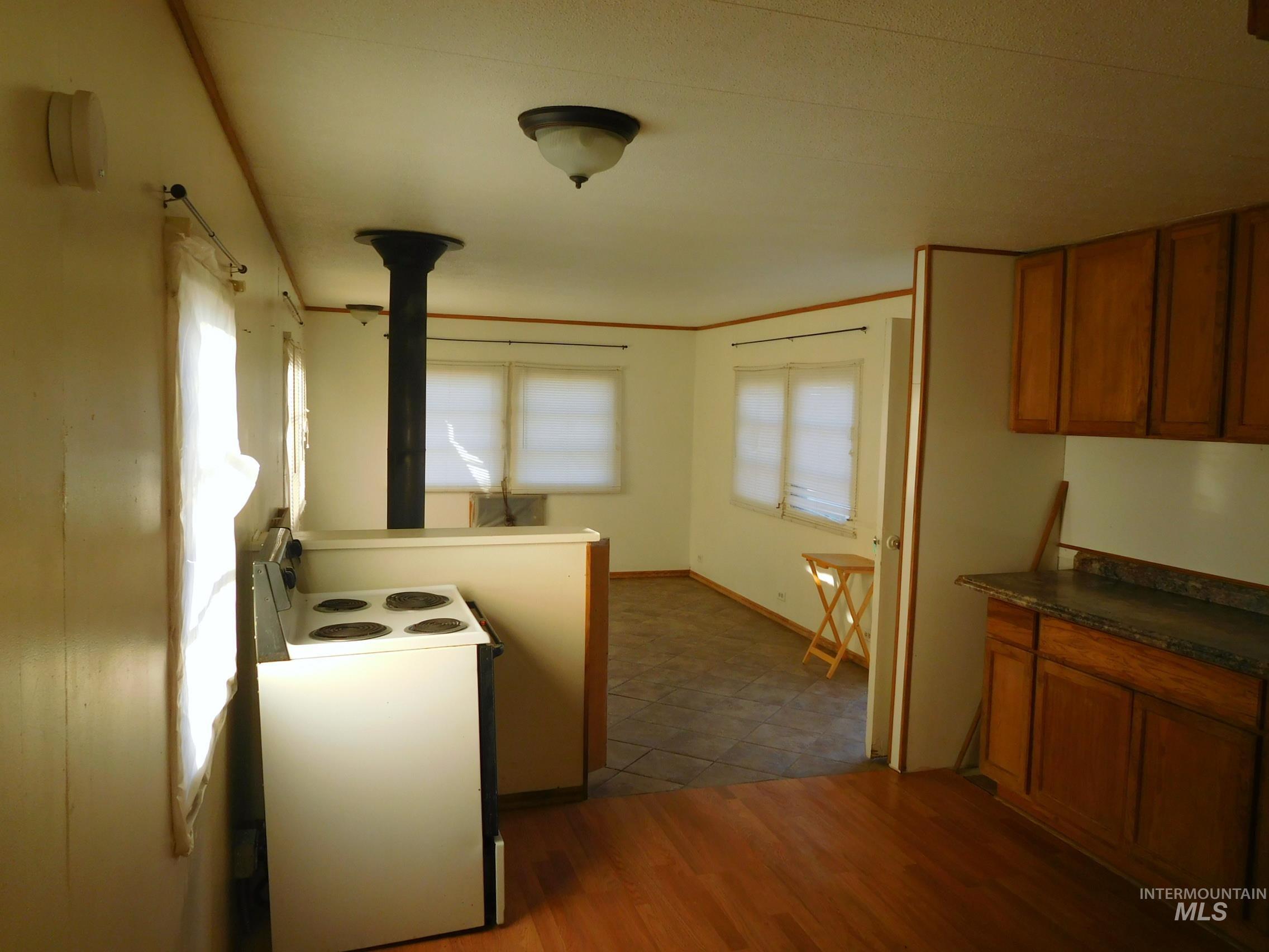 57 S 400 W, Jerome, Idaho 83338, 2 Bedrooms, 1 Bathroom, Residential For Sale, Price $264,000, 99004222