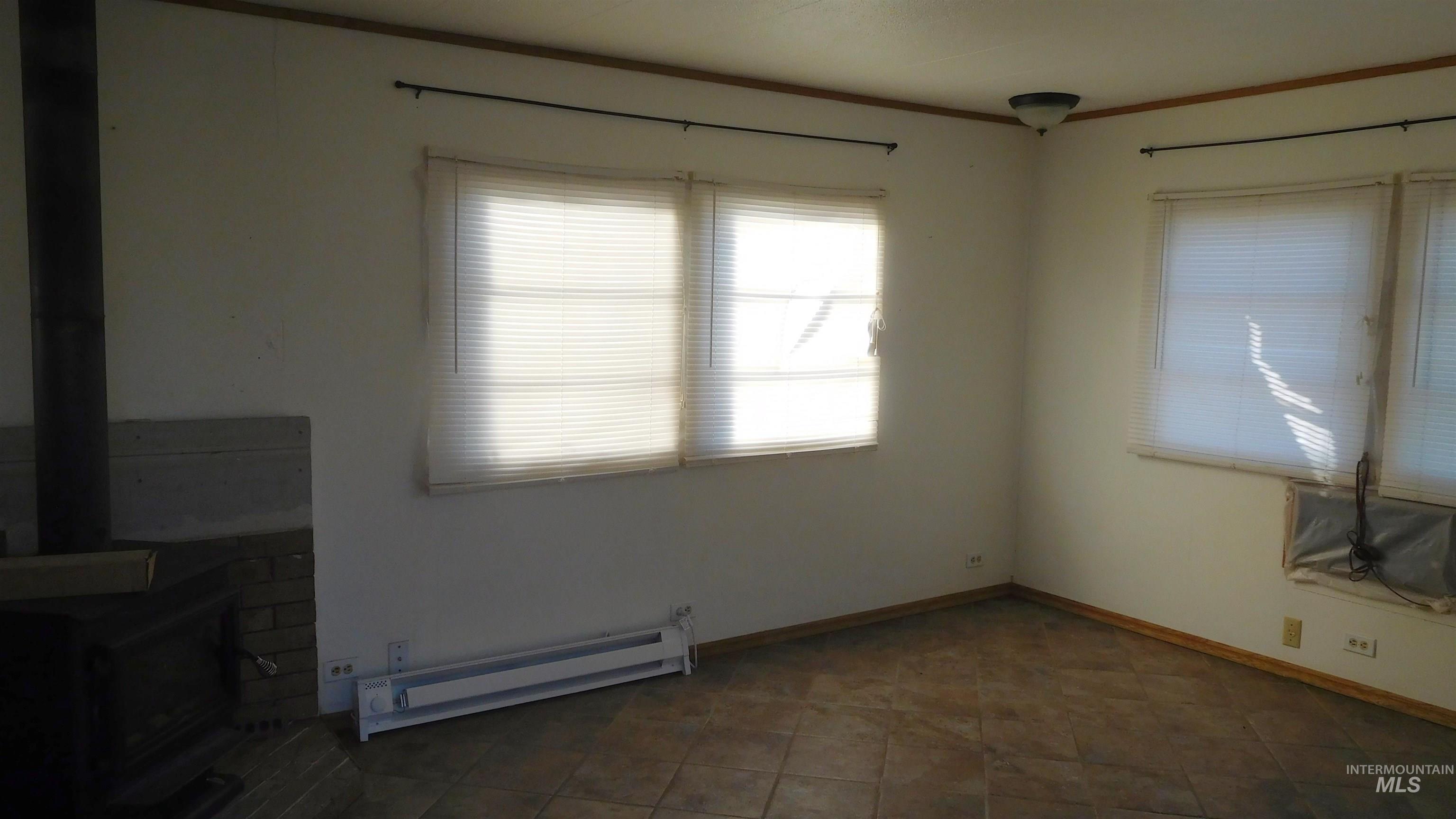 57 S 400 W, Jerome, Idaho 83338, 2 Bedrooms, 1 Bathroom, Residential For Sale, Price $264,000, 99004222
