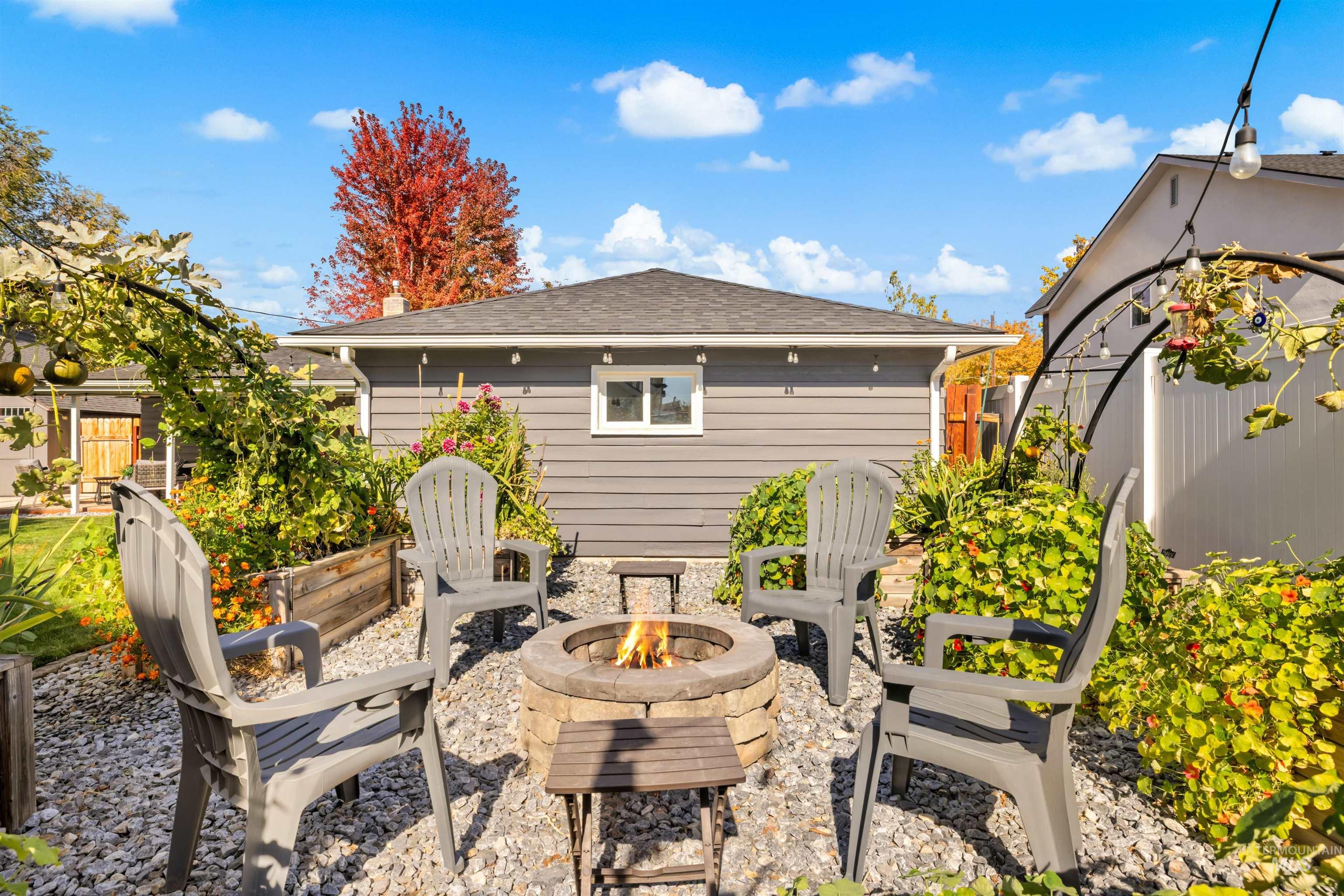 2845 W Palouse Street, Boise, Idaho 83705, 3 Bedrooms, 2 Bathrooms, Residential For Sale, Price $549,900,MLS 99004224