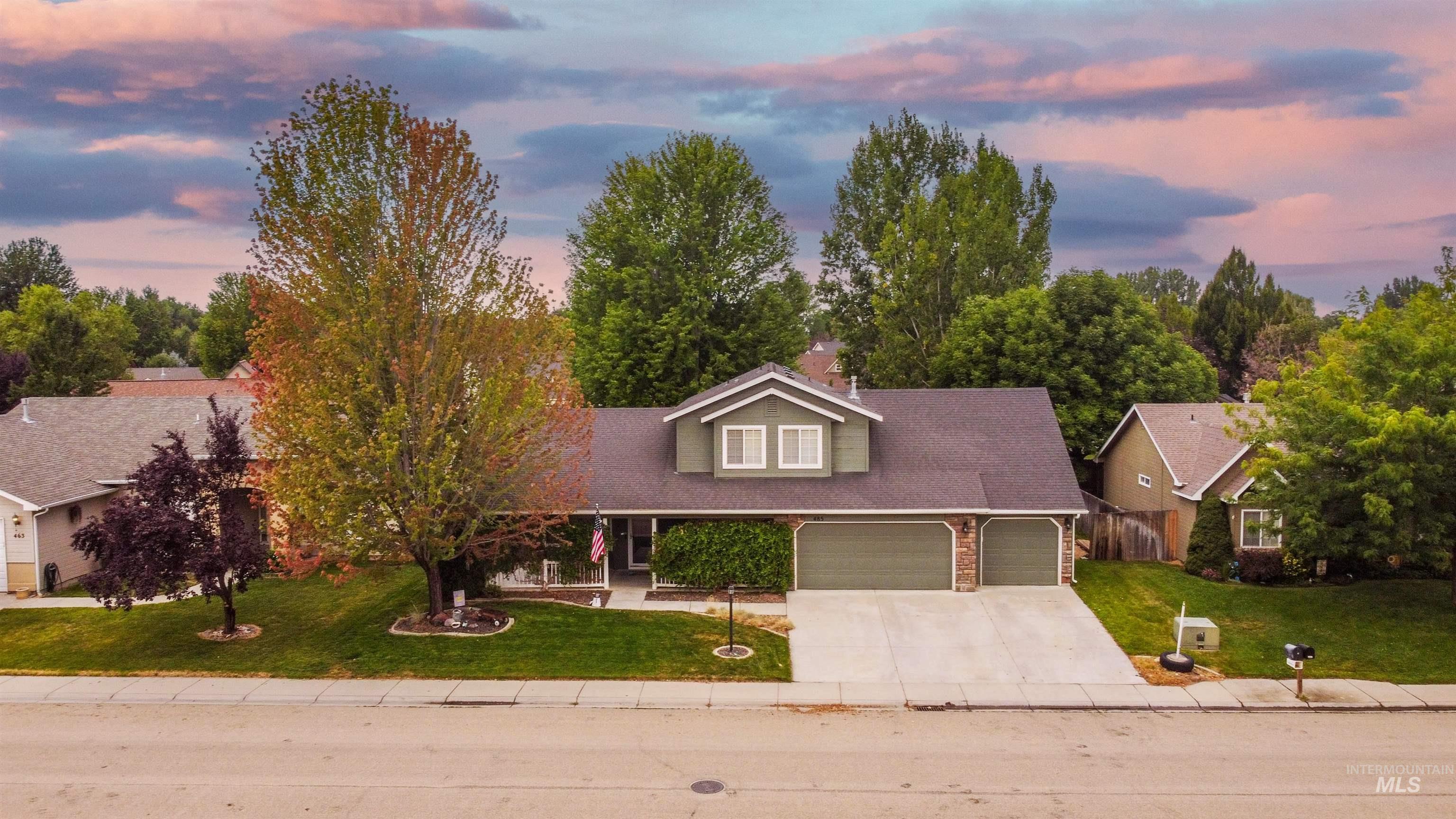 485 N Nebula, Star, Idaho 83669, 4 Bedrooms, 2.5 Bathrooms, Residential For Sale, Price $464,900,MLS 99004225