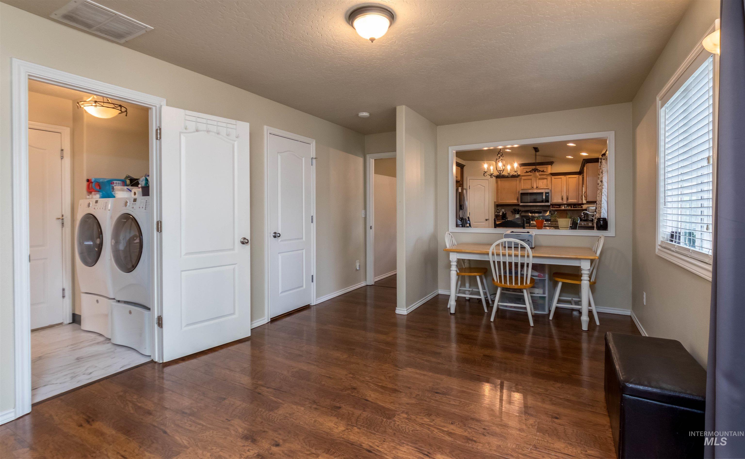 485 N Nebula, Star, Idaho 83669, 4 Bedrooms, 2.5 Bathrooms, Residential For Sale, Price $464,900,MLS 99004225