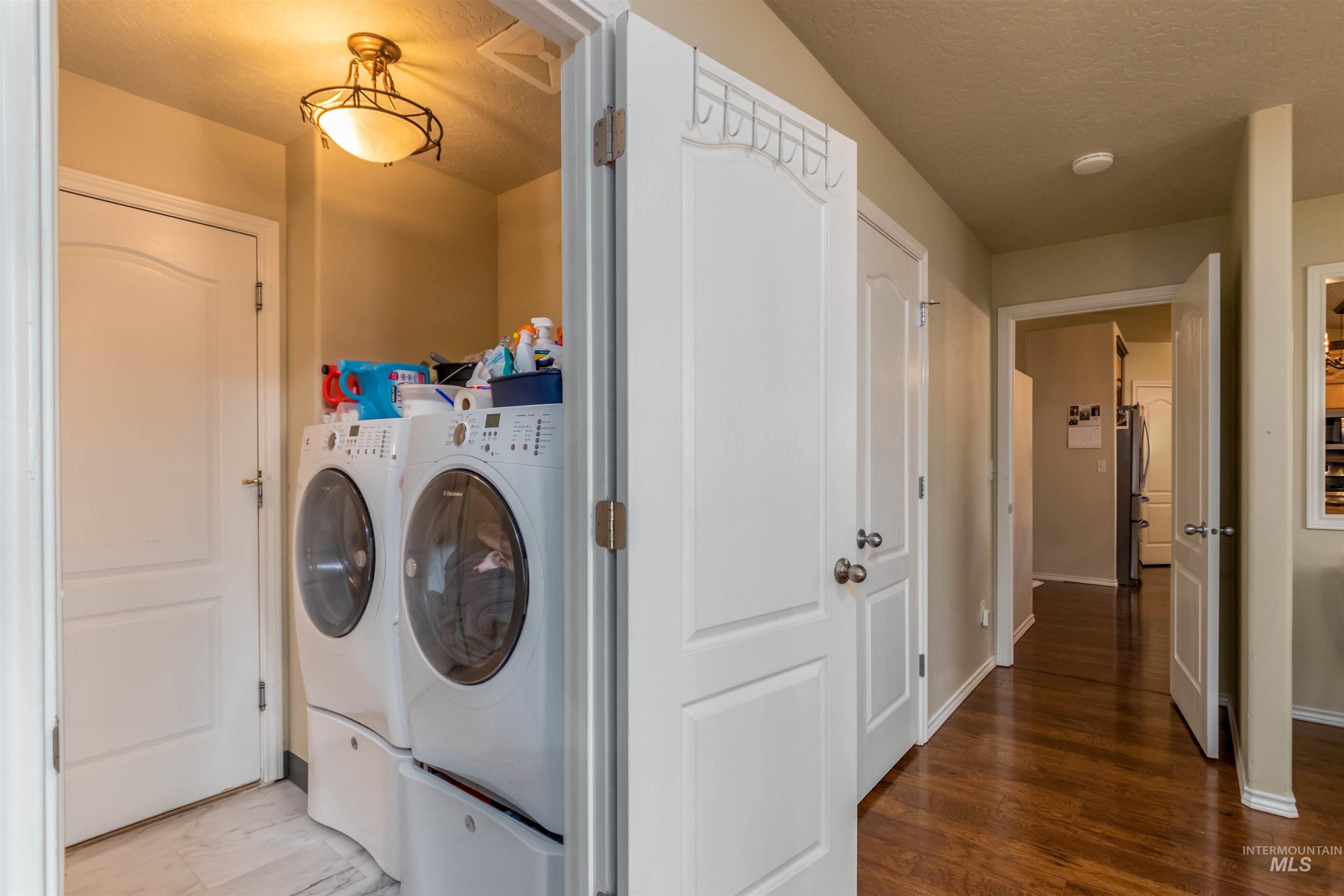 485 N Nebula, Star, Idaho 83669, 4 Bedrooms, 2.5 Bathrooms, Residential For Sale, Price $464,900,MLS 99004225