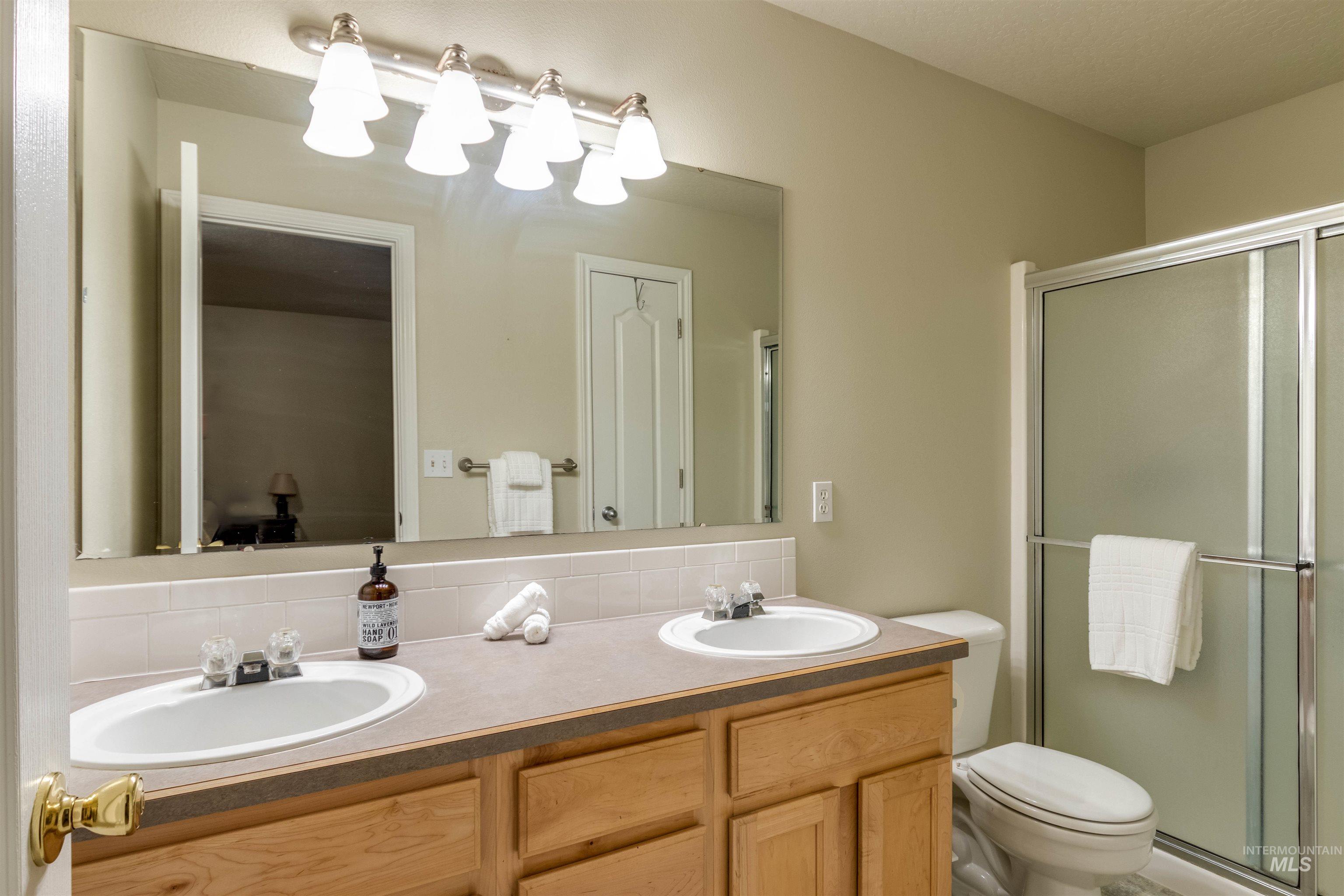 485 N Nebula, Star, Idaho 83669, 4 Bedrooms, 2.5 Bathrooms, Residential For Sale, Price $464,900,MLS 99004225