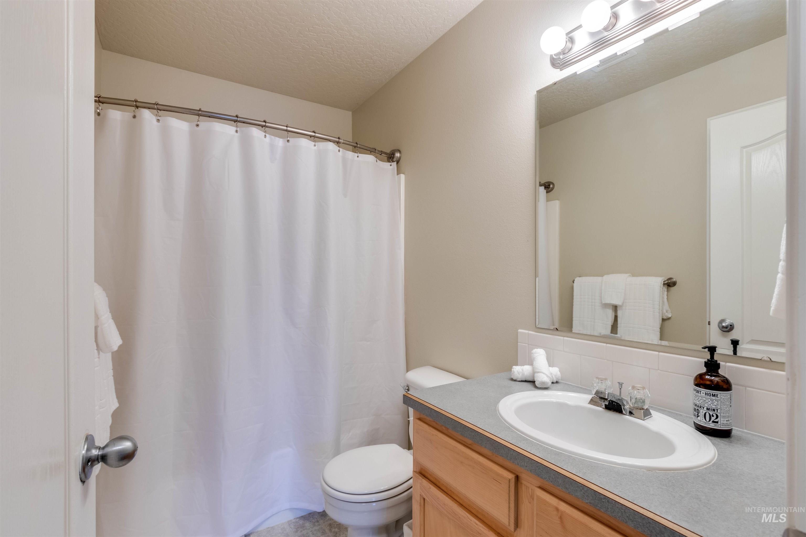 485 N Nebula, Star, Idaho 83669, 4 Bedrooms, 2.5 Bathrooms, Residential For Sale, Price $464,900,MLS 99004225