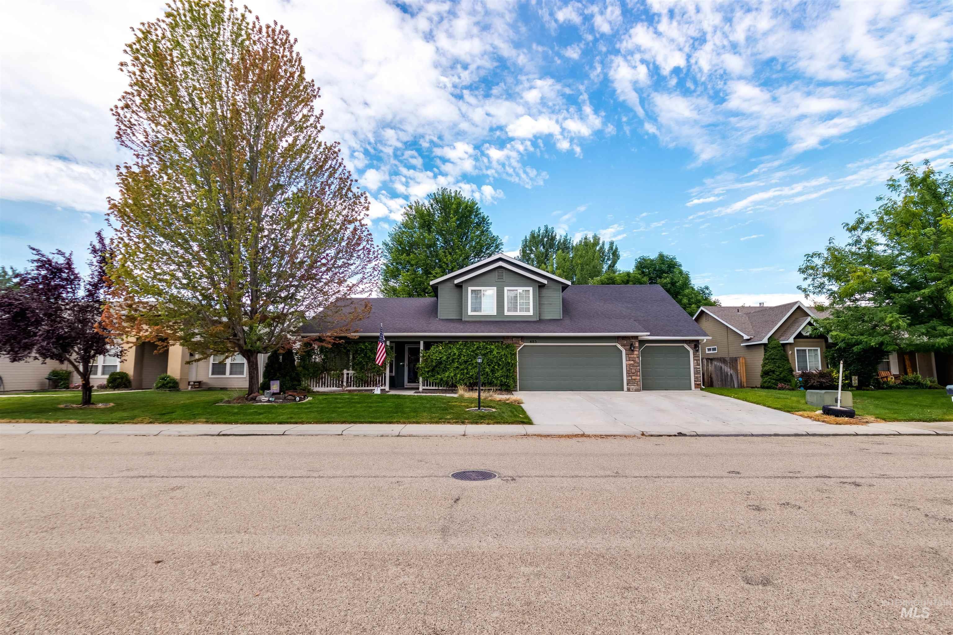 485 N Nebula, Star, Idaho 83669, 4 Bedrooms, 2.5 Bathrooms, Residential For Sale, Price $464,900,MLS 99004225