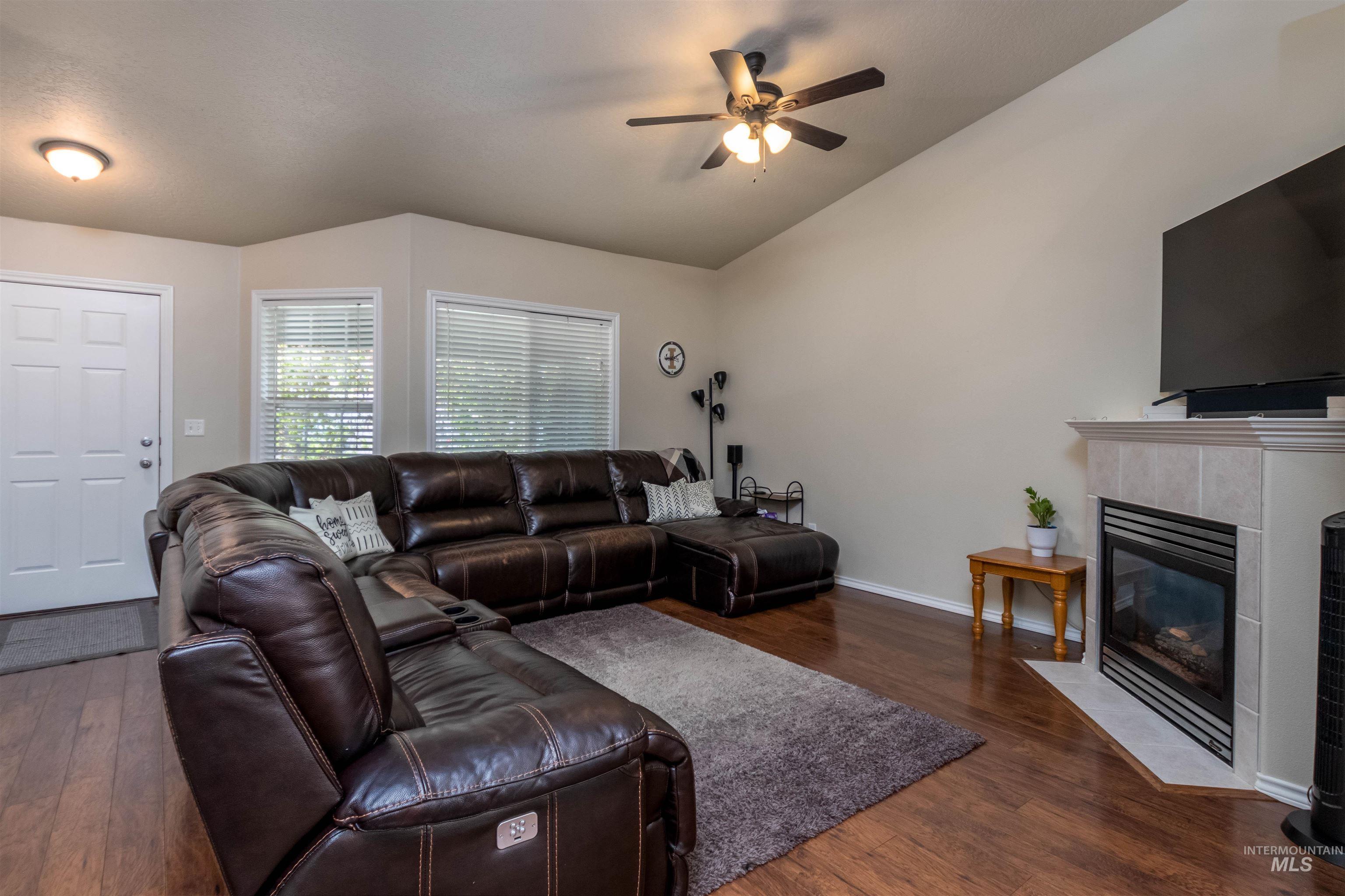 485 N Nebula, Star, Idaho 83669, 4 Bedrooms, 2.5 Bathrooms, Residential For Sale, Price $464,900,MLS 99004225