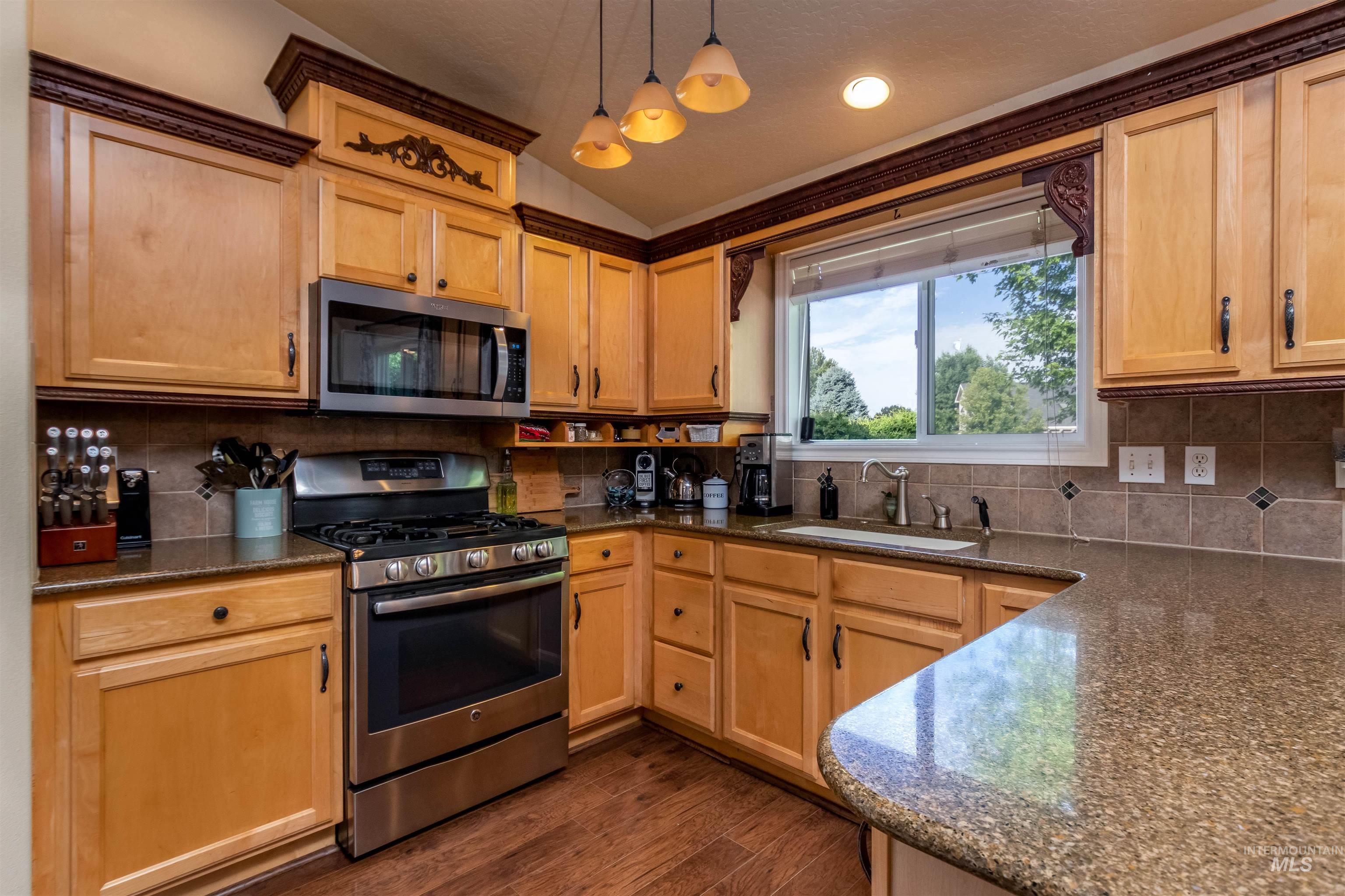 485 N Nebula, Star, Idaho 83669, 4 Bedrooms, 2.5 Bathrooms, Residential For Sale, Price $464,900,MLS 99004225