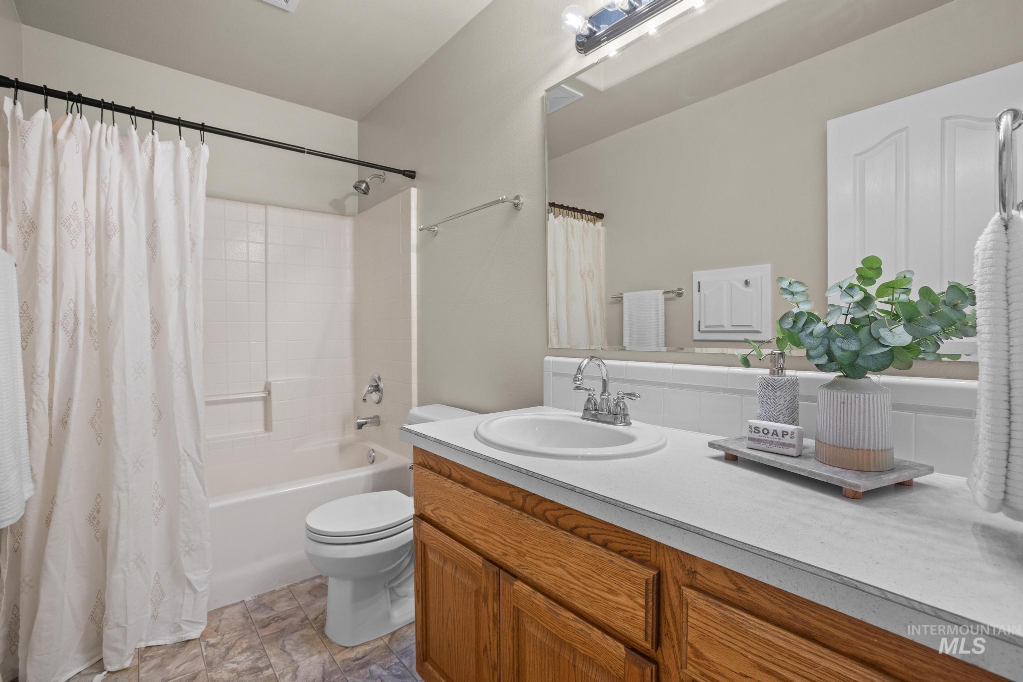 1281 E Beagle St., Meridian, Idaho 83642, 5 Bedrooms, 3 Bathrooms, Residential For Sale, Price $649,990,MLS 99004226