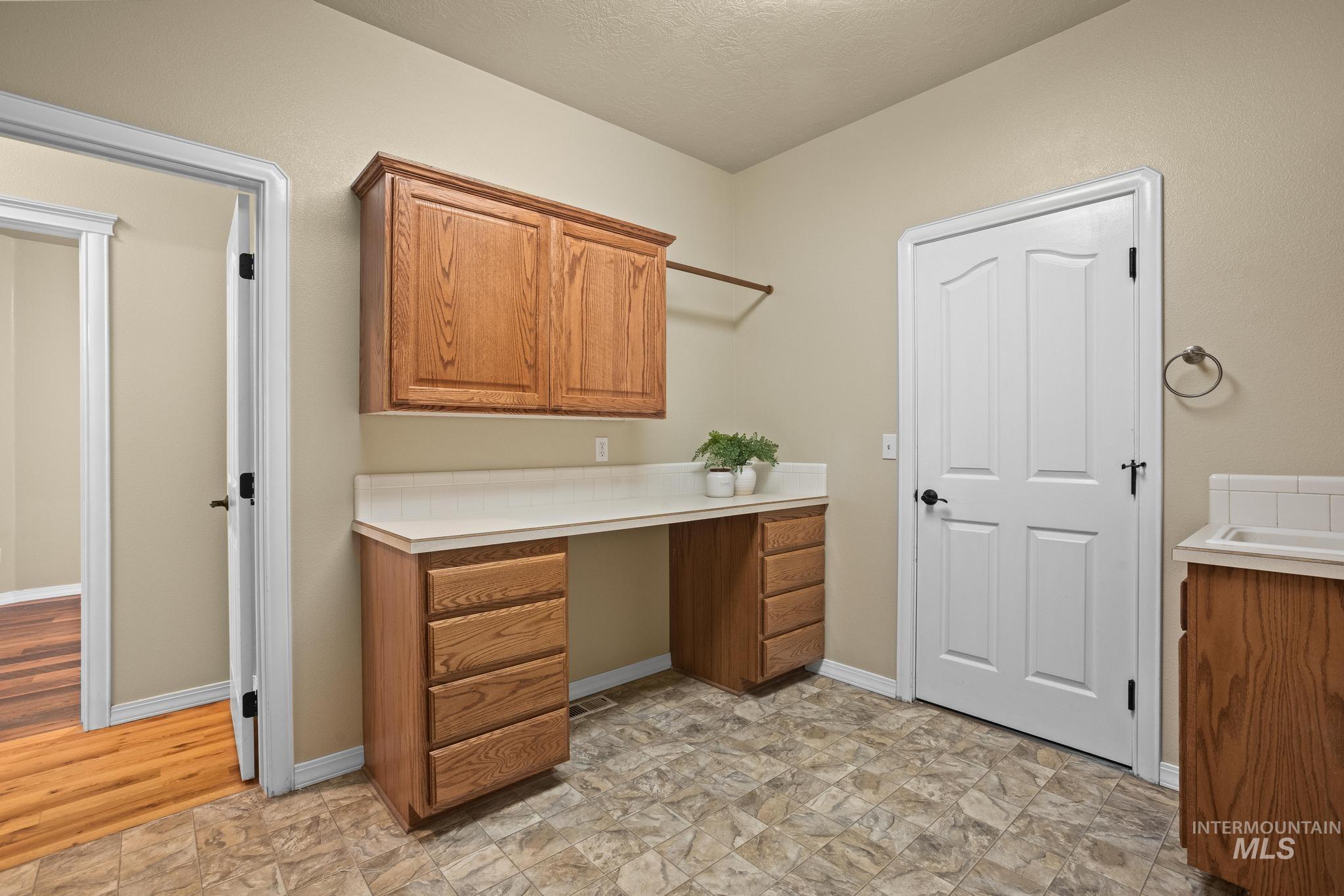 1281 E Beagle St., Meridian, Idaho 83642, 5 Bedrooms, 3 Bathrooms, Residential For Sale, Price $649,990,MLS 99004226