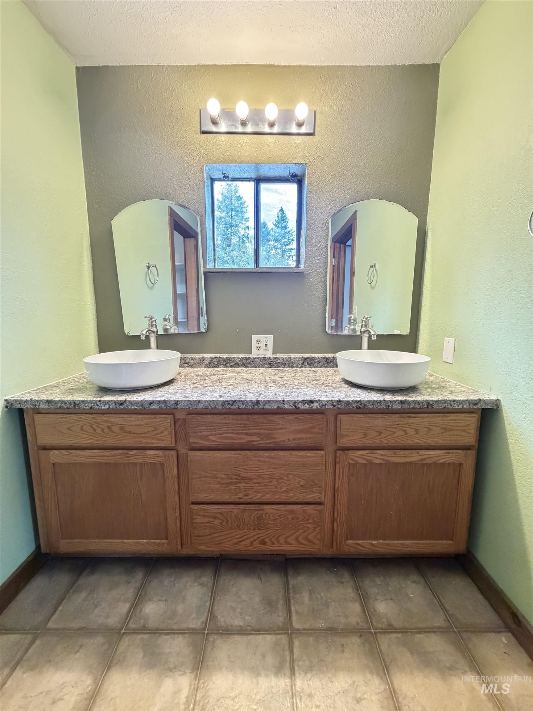 131 Skyline Loop Rd, Kooskia, Idaho 83539, 5 Bedrooms, 3 Bathrooms, Residential For Sale, Price $469,000,MLS 99004227
