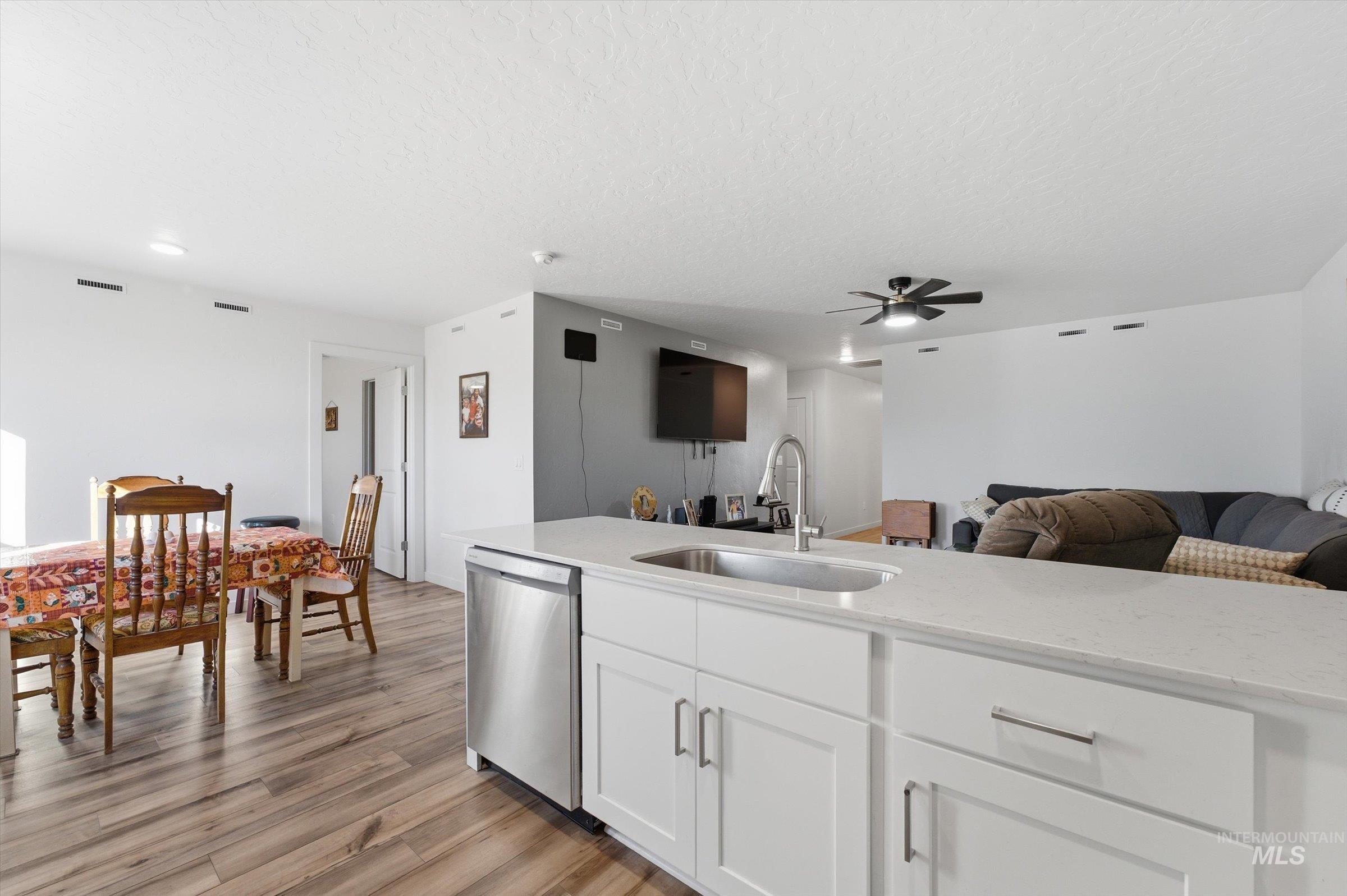 8673 E Love Ct., Nampa, Idaho 83687, 3 Bedrooms, 2 Bathrooms, Residential For Sale, Price $399,000,MLS 99004228