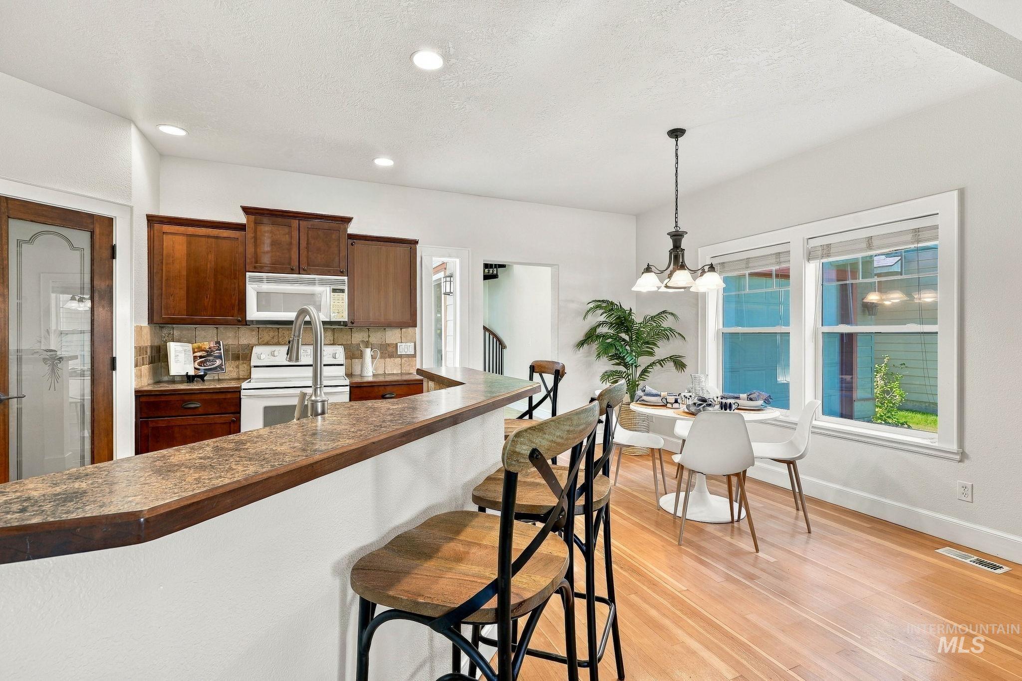199 E Wishbone Ct, Boise, Idaho 83706, 3 Bedrooms, 2.5 Bathrooms, Residential For Sale, Price $745,000, 99004233