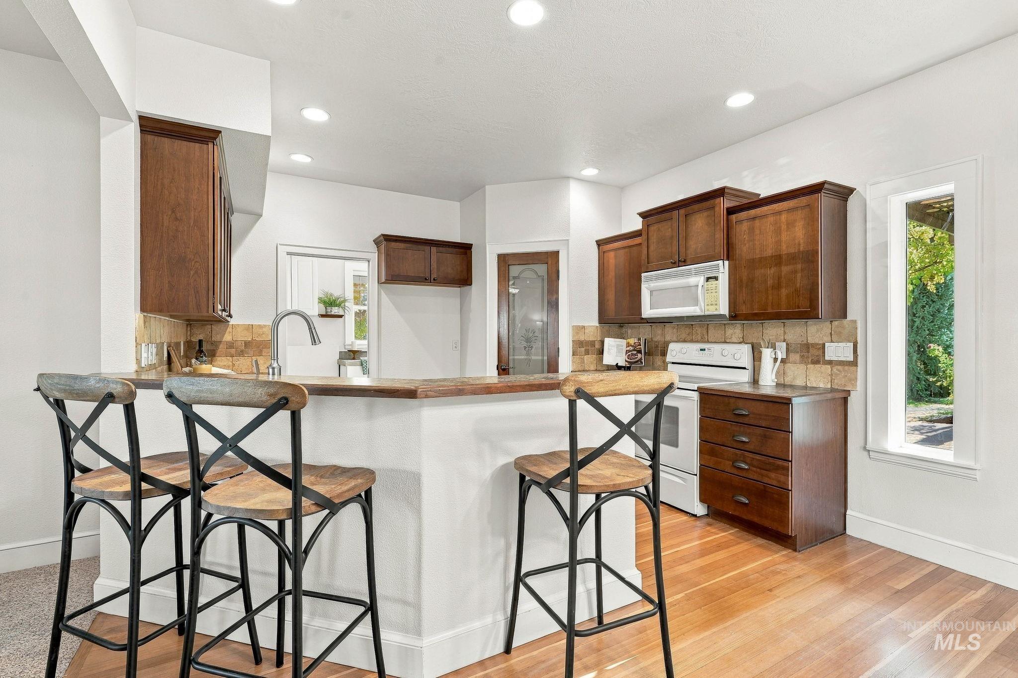 199 E Wishbone Ct, Boise, Idaho 83706, 3 Bedrooms, 2.5 Bathrooms, Residential For Sale, Price $745,000, 99004233