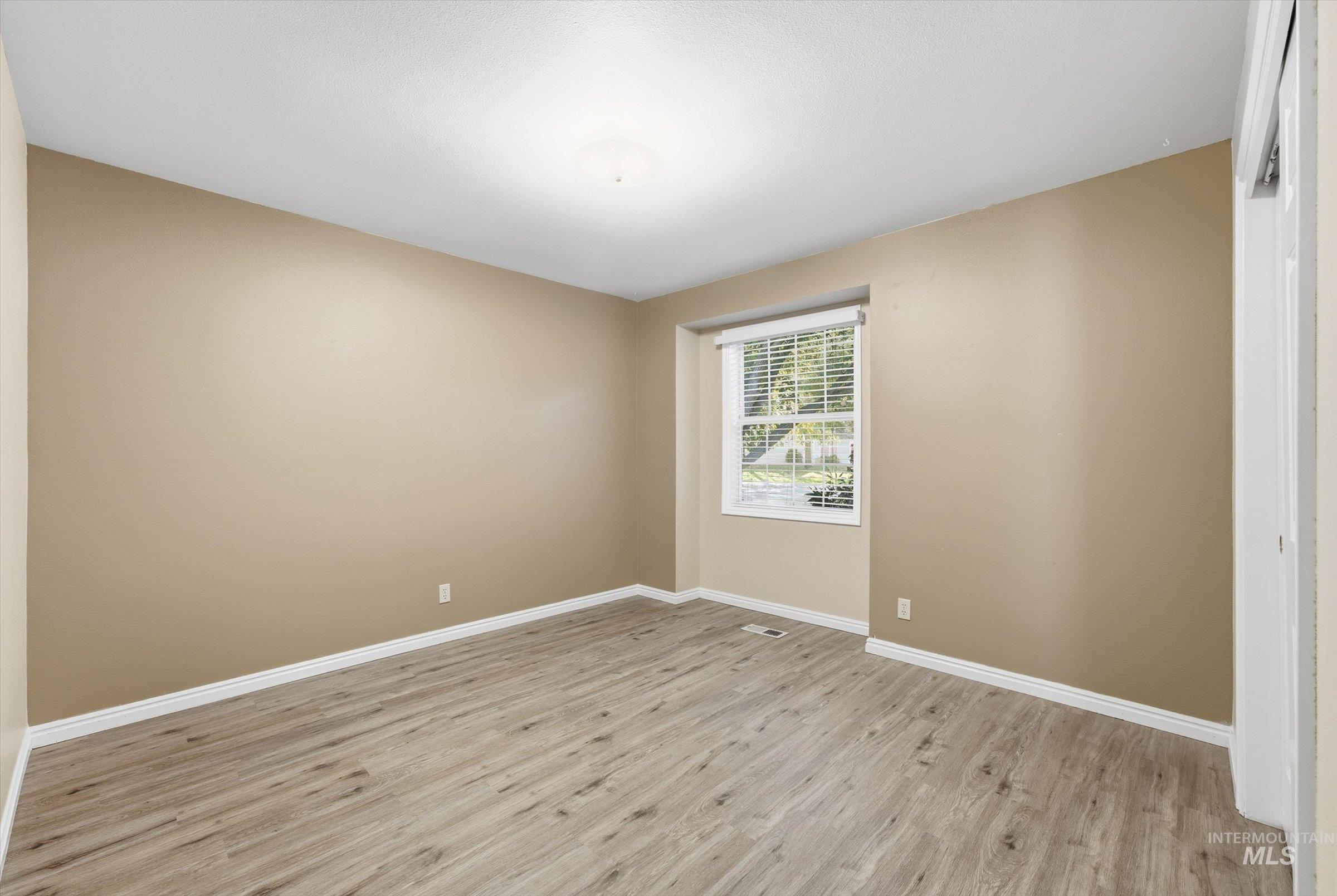 1624 E Seaport Ct, Boise, Idaho 83706, 4 Bedrooms, 2 Bathrooms, Residential For Sale, Price $729,000, 99004235