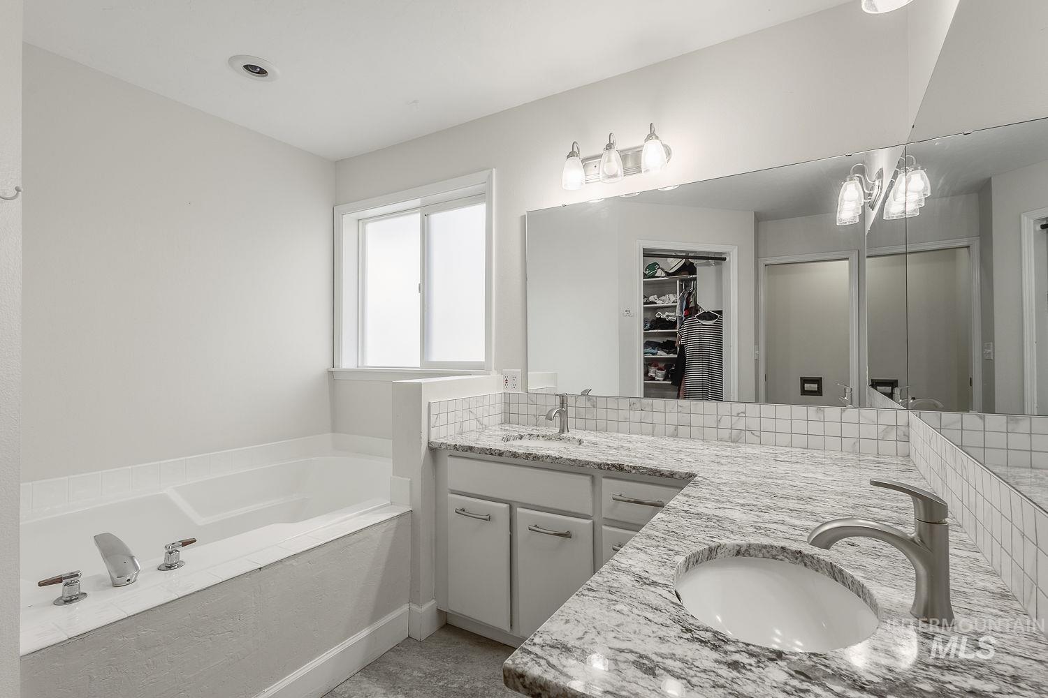 25530 Gooseberry Lane, Caldwell, Idaho 83607, 5 Bedrooms, 3.5 Bathrooms, Residential For Sale, Price $949,999,MLS 99004236