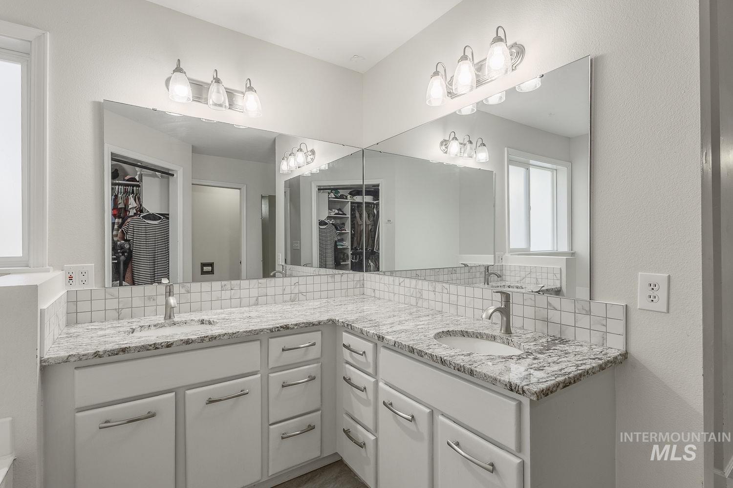25530 Gooseberry Lane, Caldwell, Idaho 83607, 5 Bedrooms, 3.5 Bathrooms, Residential For Sale, Price $949,999,MLS 99004236