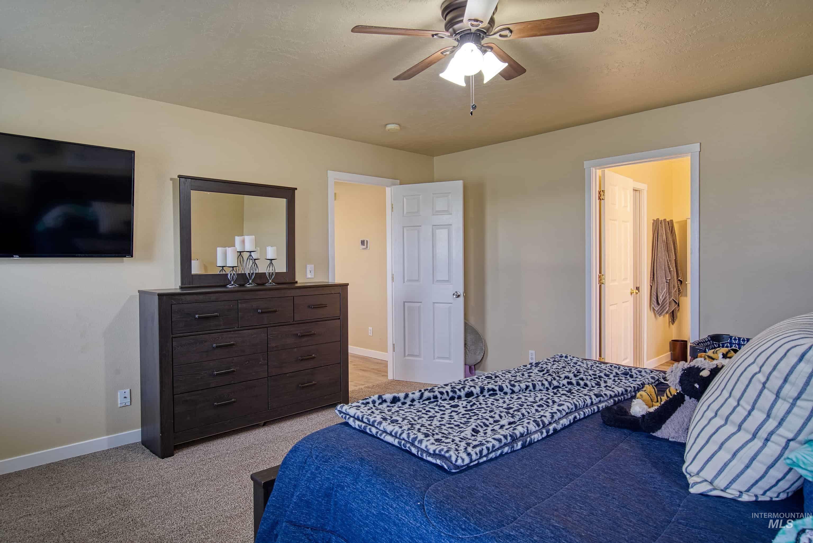555 N 18th Street, Payette, Idaho 83661, 3 Bedrooms, 2 Bathrooms, Residential For Sale, Price $417,900, 99004237