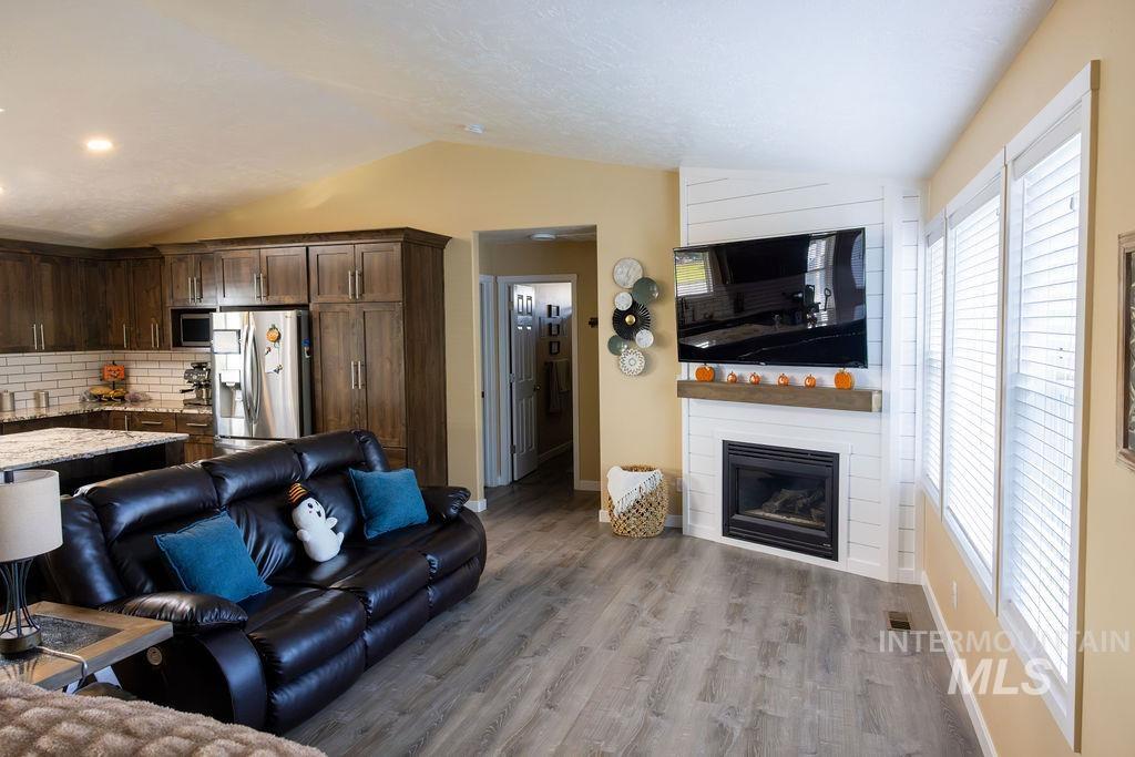 555 N 18th Street, Payette, Idaho 83661, 3 Bedrooms, 2 Bathrooms, Residential For Sale, Price $417,900, 99004237