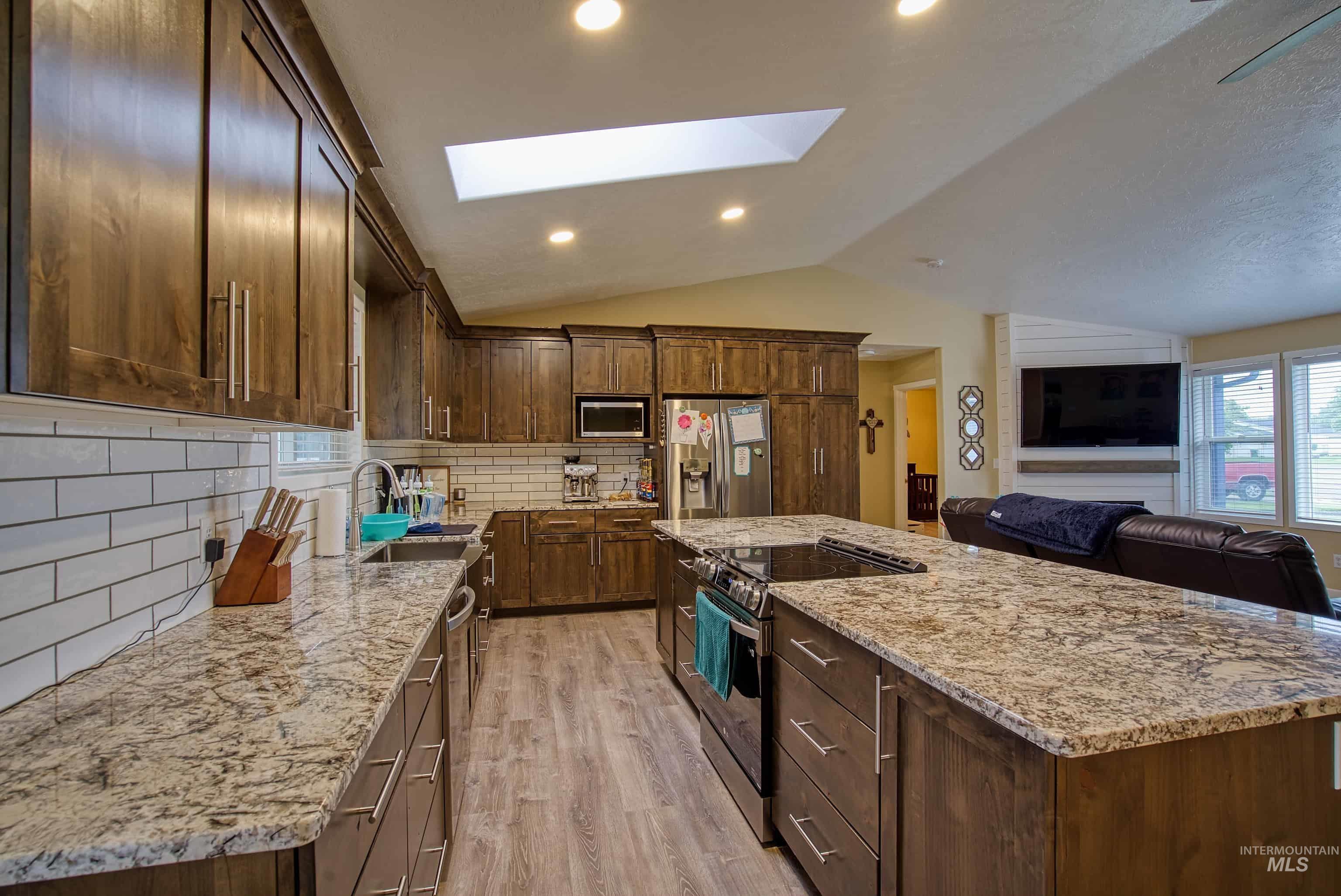 555 N 18th Street, Payette, Idaho 83661, 3 Bedrooms, 2 Bathrooms, Residential For Sale, Price $417,900, 99004237
