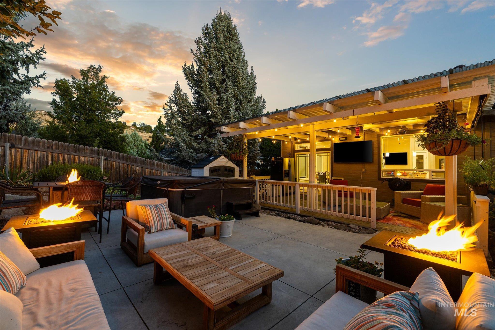 4910 W Outlook Ave, Boise, Idaho 83703, 6 Bedrooms, 3 Bathrooms, Residential For Sale, Price $1,050,000,MLS 99004238