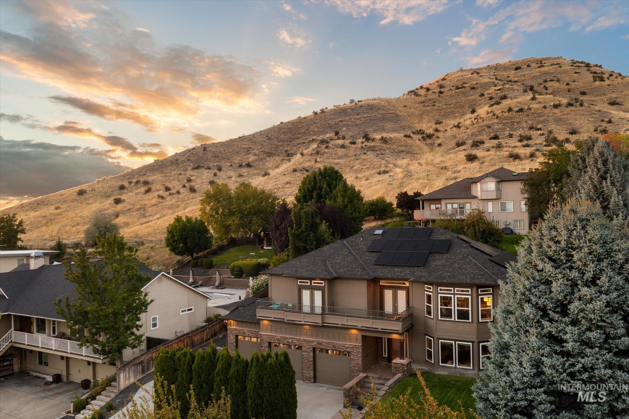 4910 W Outlook Ave, Boise, Idaho 83703, 6 Bedrooms, 3 Bathrooms, Residential For Sale, Price $1,050,000,MLS 99004238