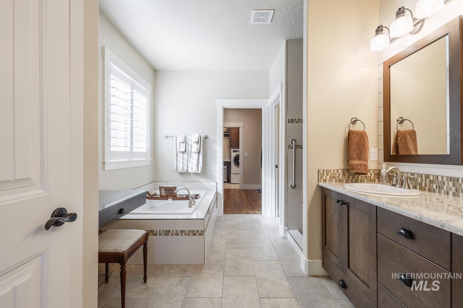 15396 Flora Springs, Caldwell, Idaho 83607, 4 Bedrooms, 2.5 Bathrooms, Residential For Sale, Price $639,000, 99004239