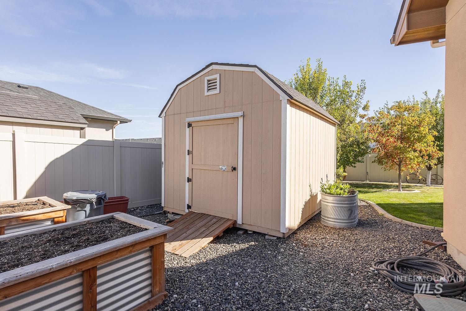 15396 Flora Springs, Caldwell, Idaho 83607, 4 Bedrooms, 2.5 Bathrooms, Residential For Sale, Price $639,000, 99004239