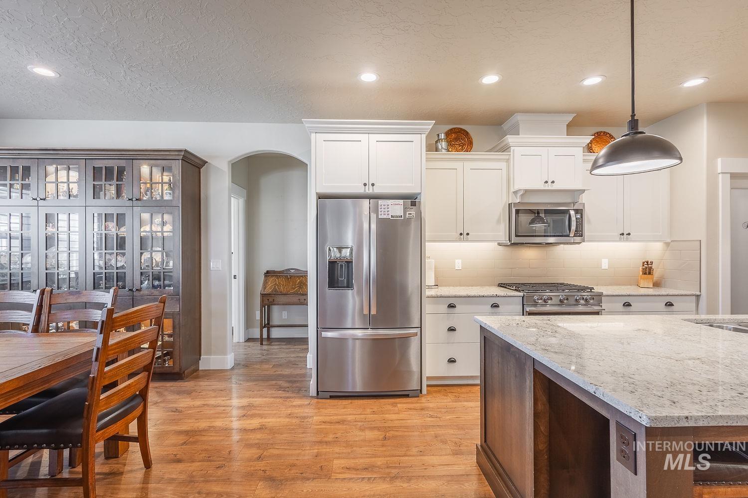 15396 Flora Springs, Caldwell, Idaho 83607, 4 Bedrooms, 2.5 Bathrooms, Residential For Sale, Price $639,000, 99004239