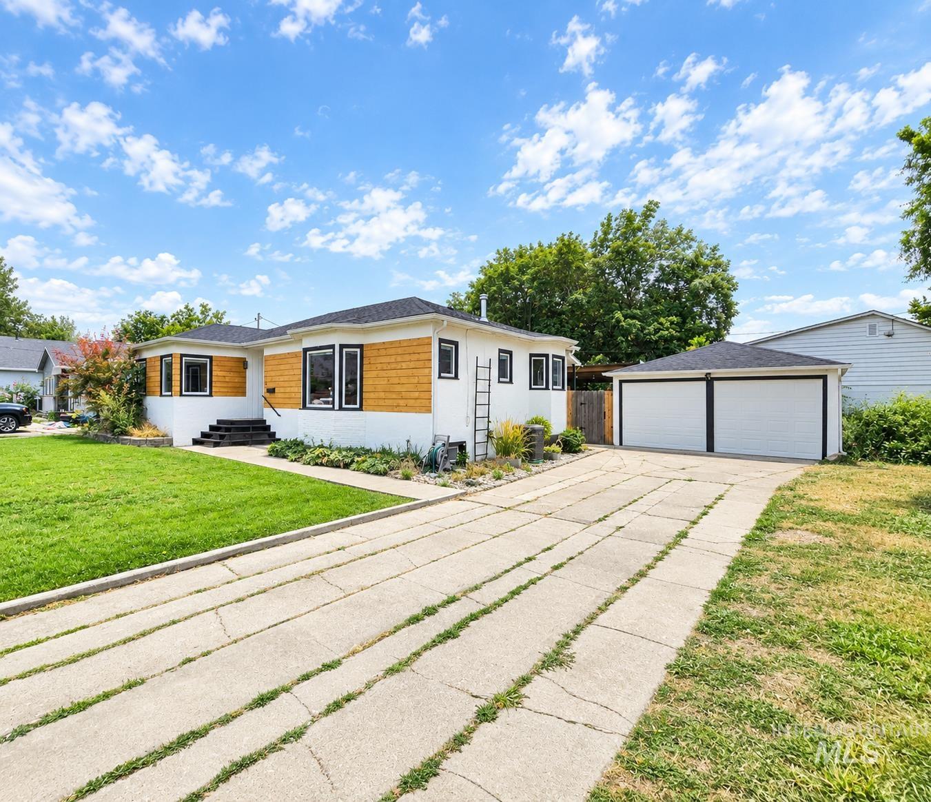 508 E Ash St., Caldwell, Idaho 83605, 3 Bedrooms, 2 Bathrooms, Residential For Sale, Price $370,000, 99004240
