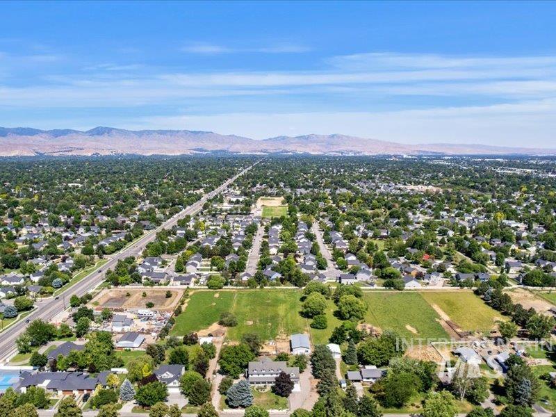 3040 N Duane Dr, Meridian, Idaho 83646, 4 Bedrooms, 5.5 Bathrooms, Farm & Ranch For Sale, Price $1,849,999, 99004244