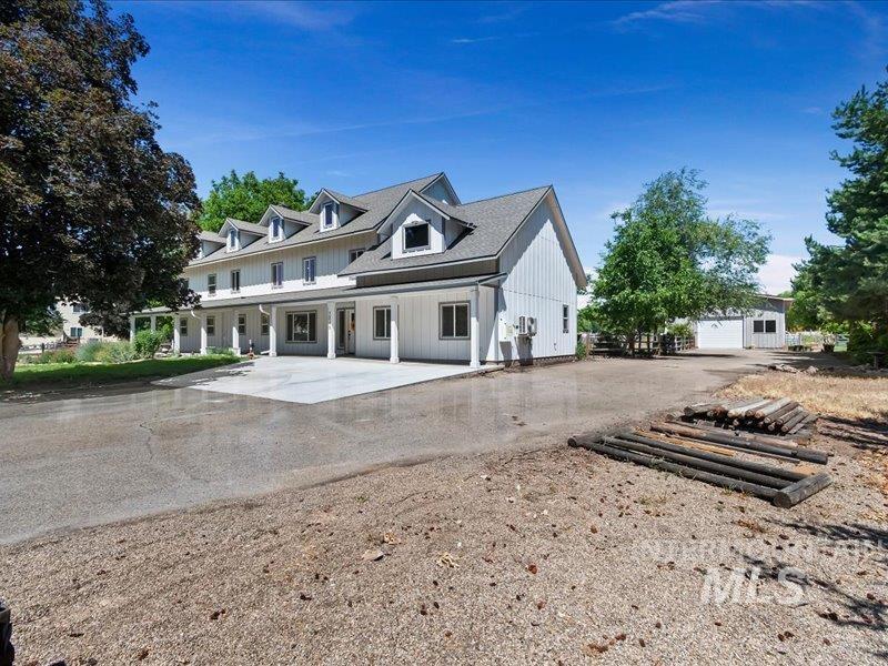 3040 N Duane Dr, Meridian, Idaho 83646, 4 Bedrooms, 5.5 Bathrooms, Farm & Ranch For Sale, Price $1,849,999, 99004244